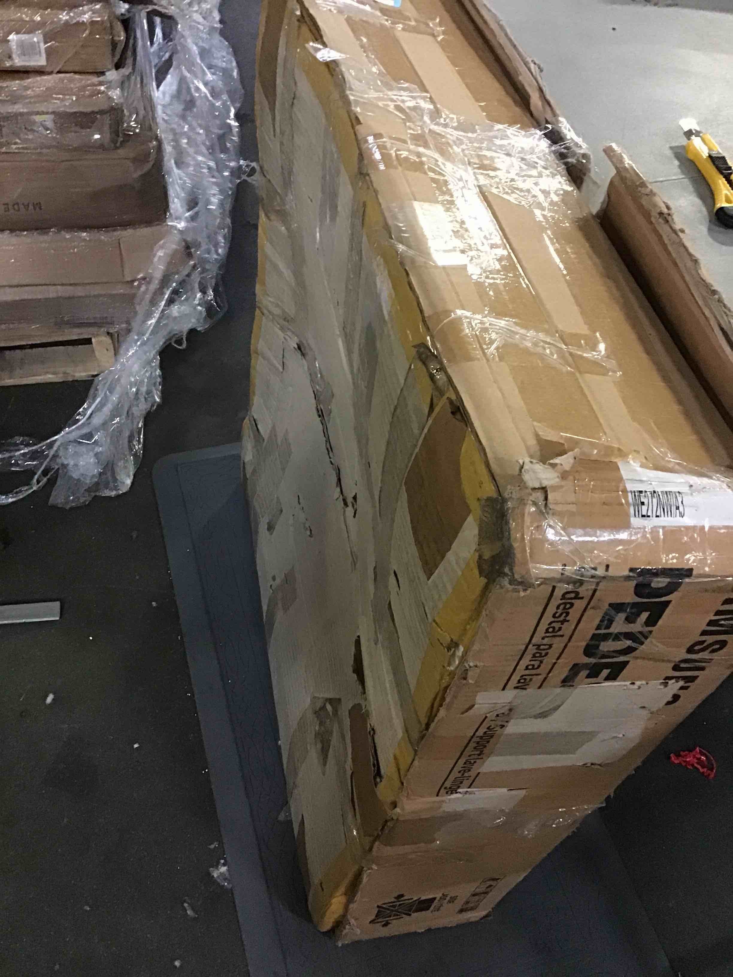 https://s3.amazonaws.com/lotting-images-prod/bidfta/BLU5167946_1690803113195.jpeg