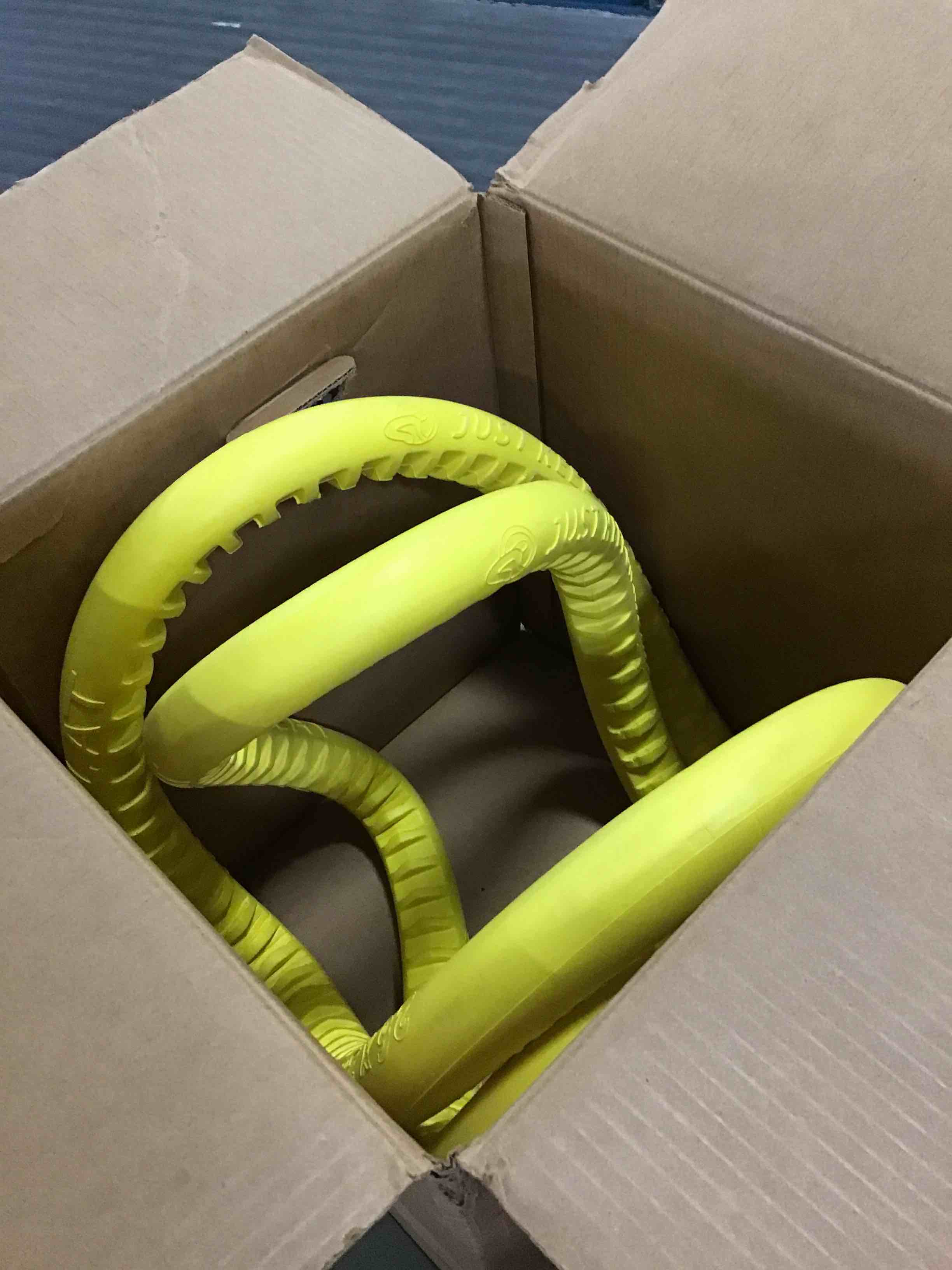 https://s3.amazonaws.com/lotting-images-prod/bidfta/BLU5169172_1692186967649.jpeg