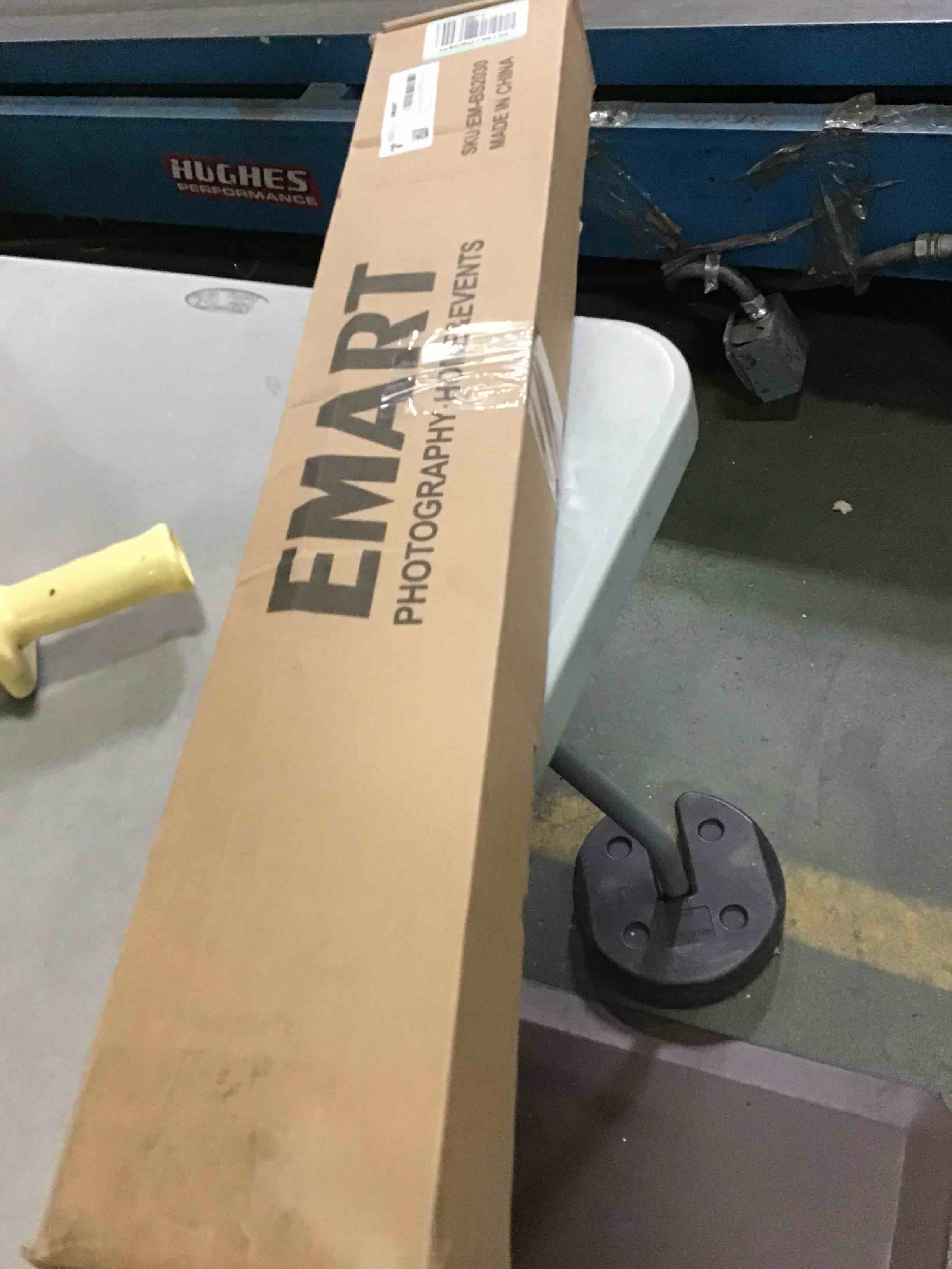 https://s3.amazonaws.com/lotting-images-prod/bidfta/BLU5169304_1692210593178.jpeg