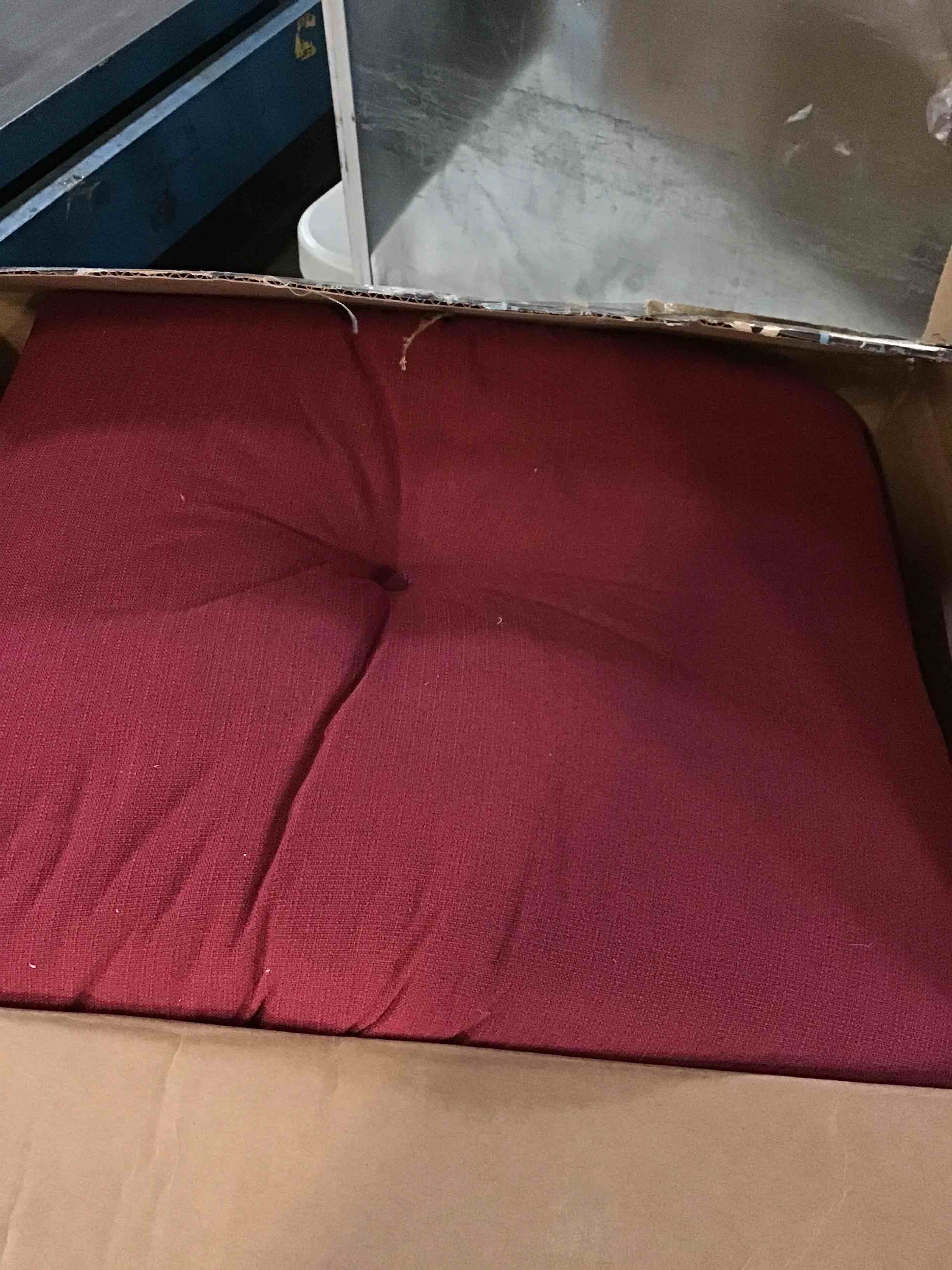 https://s3.amazonaws.com/lotting-images-prod/bidfta/BLU5169469_1690892551740.jpeg