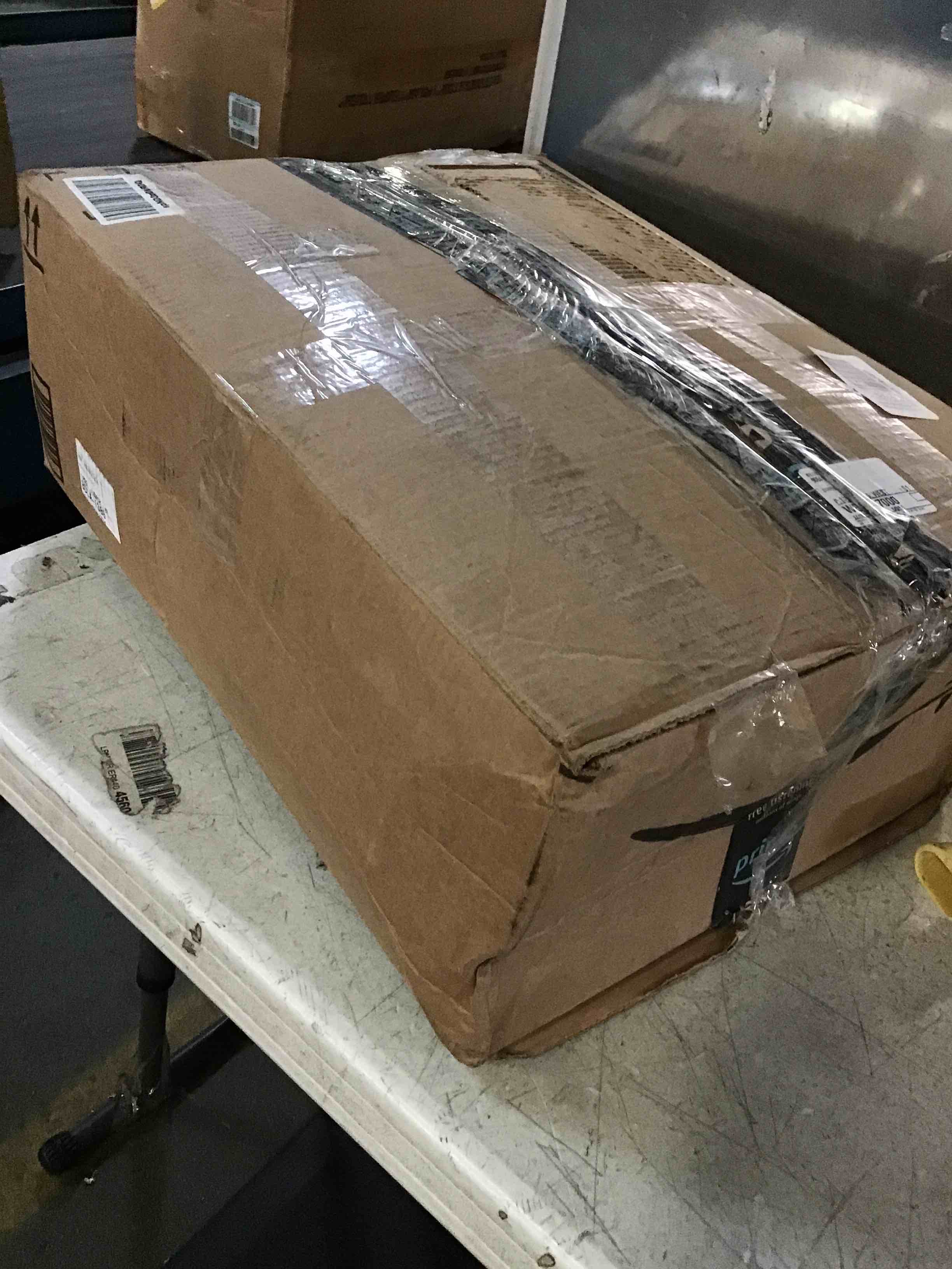 https://s3.amazonaws.com/lotting-images-prod/bidfta/BLU5169469_1690892584393.jpeg