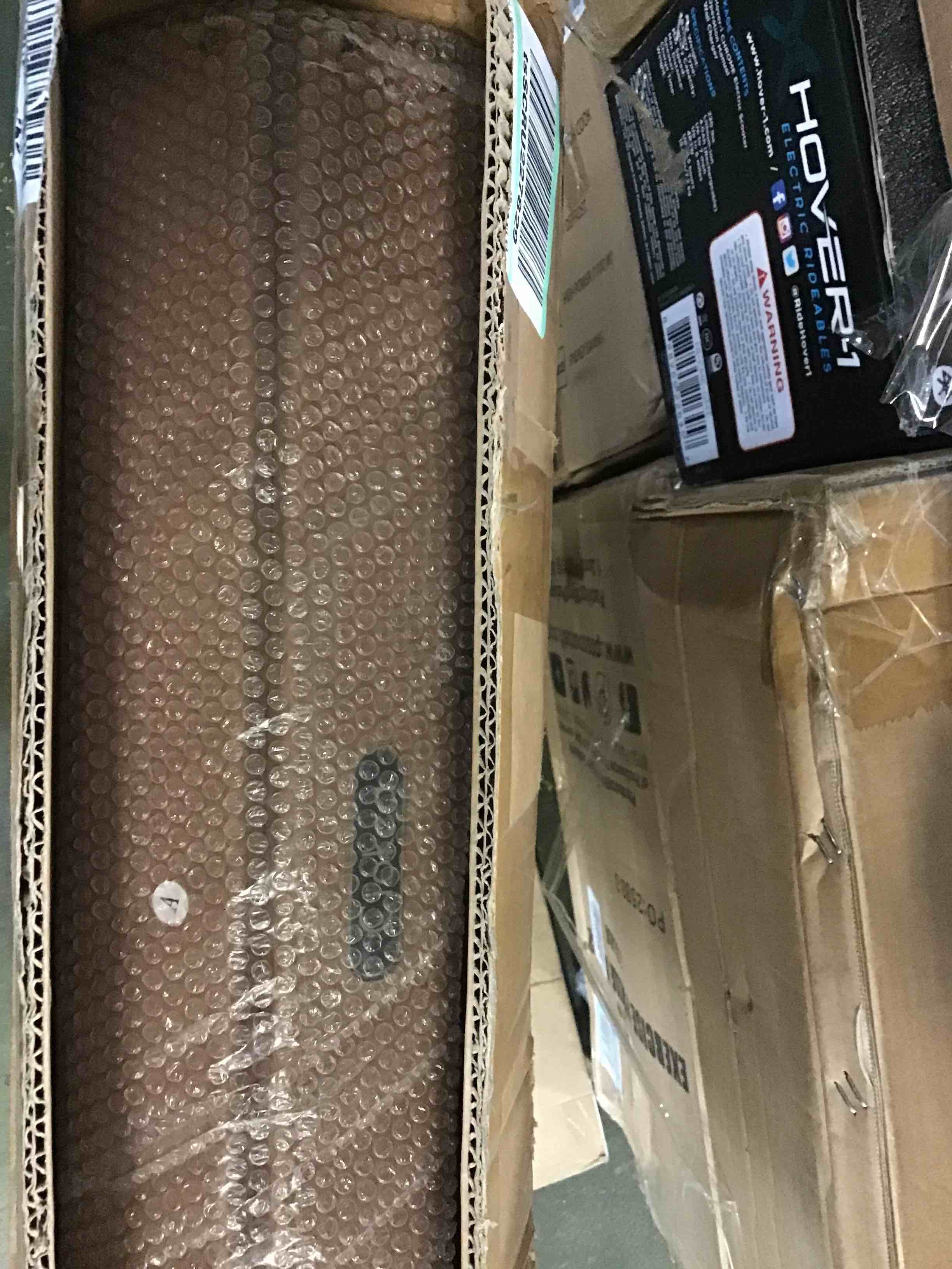 https://s3.amazonaws.com/lotting-images-prod/bidfta/BLU5169499_1690897360078.jpeg