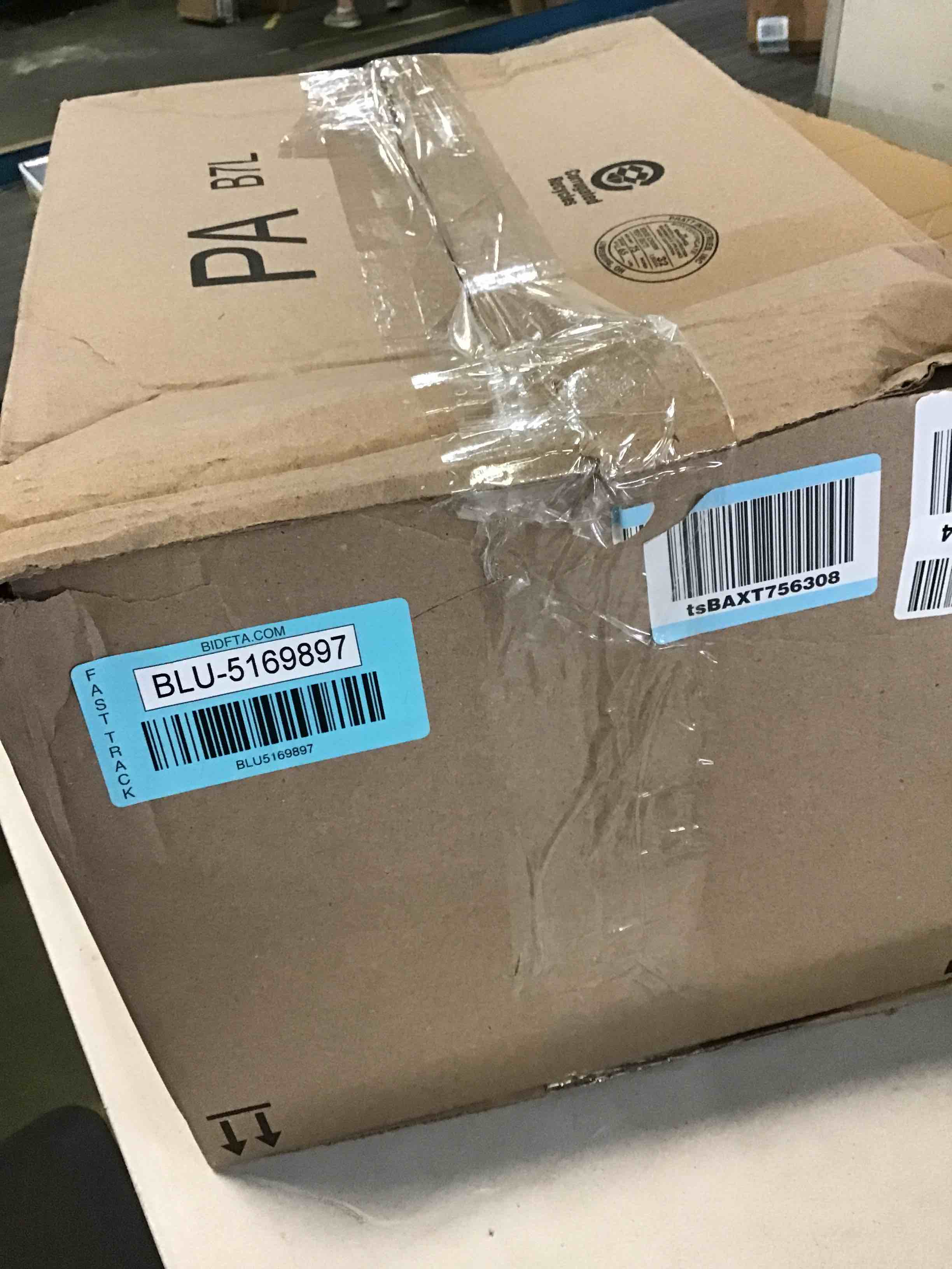 https://s3.amazonaws.com/lotting-images-prod/bidfta/BLU5169897_1691428777959.jpeg