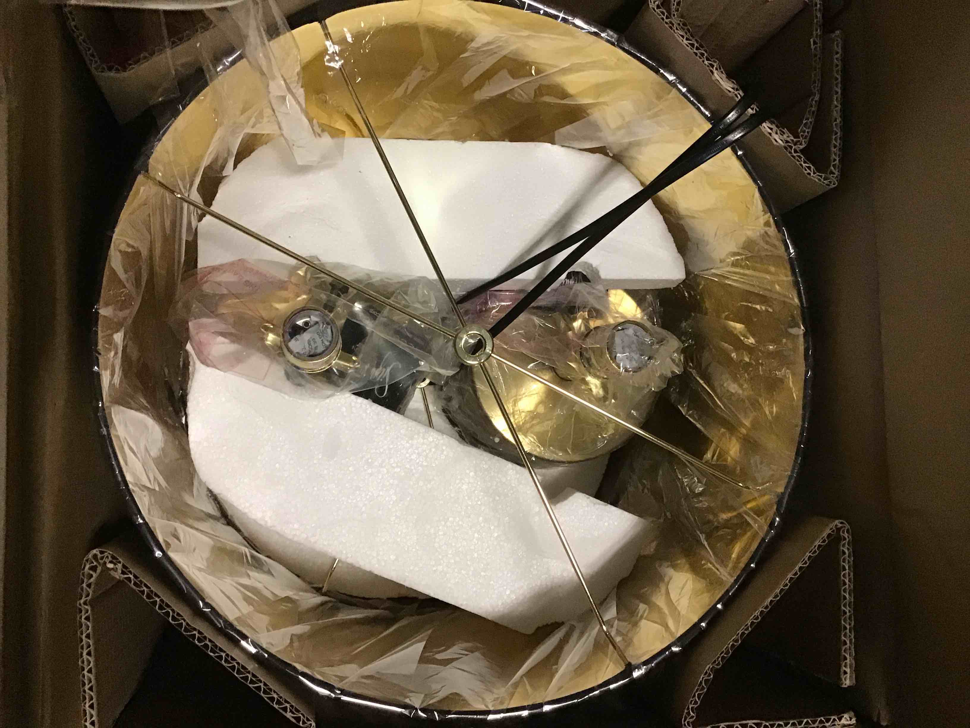 https://s3.amazonaws.com/lotting-images-prod/bidfta/BLU5169902_1691429634521.jpeg