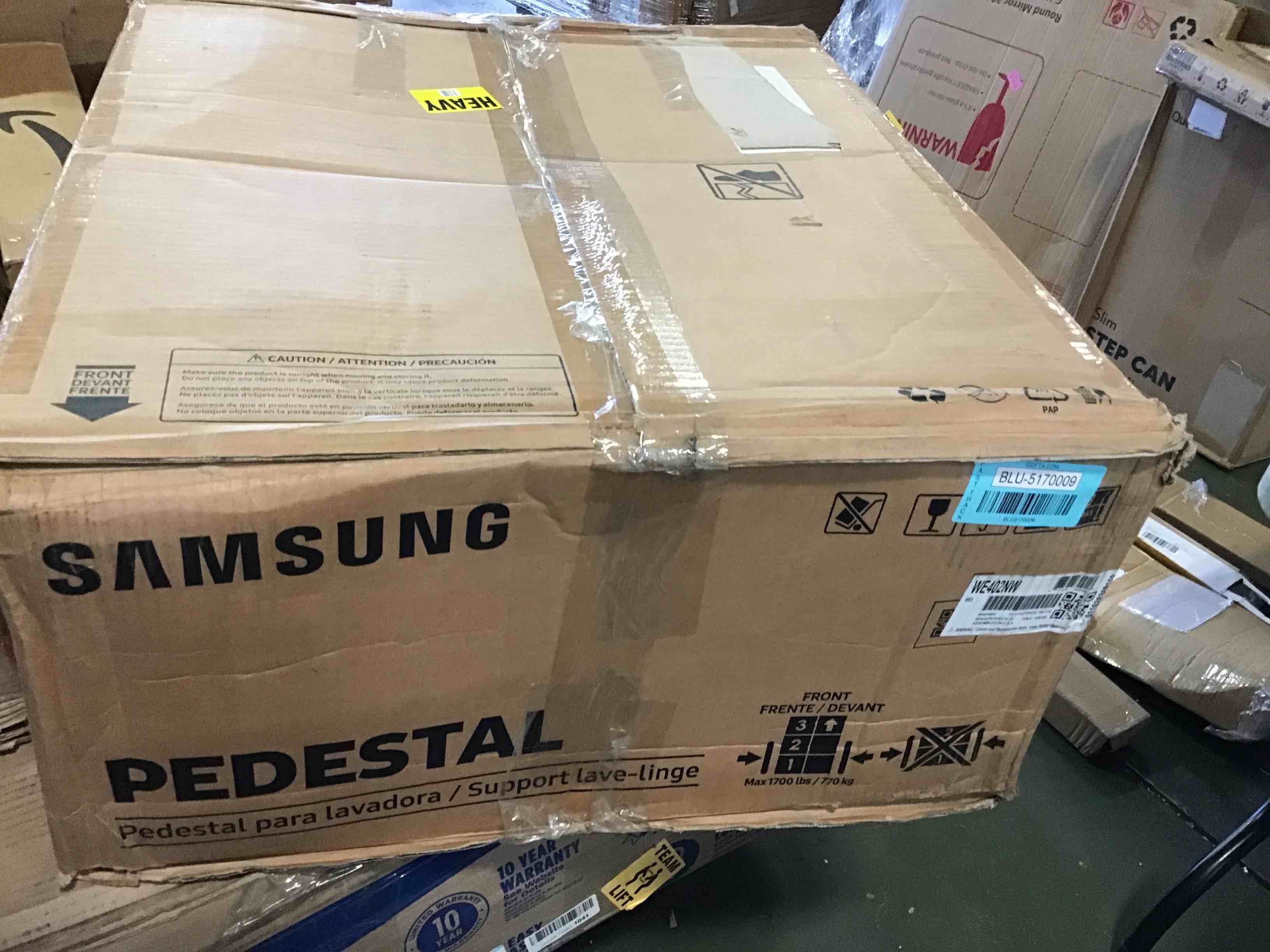 https://s3.amazonaws.com/lotting-images-prod/bidfta/BLU5170009_1691499929630.jpeg
