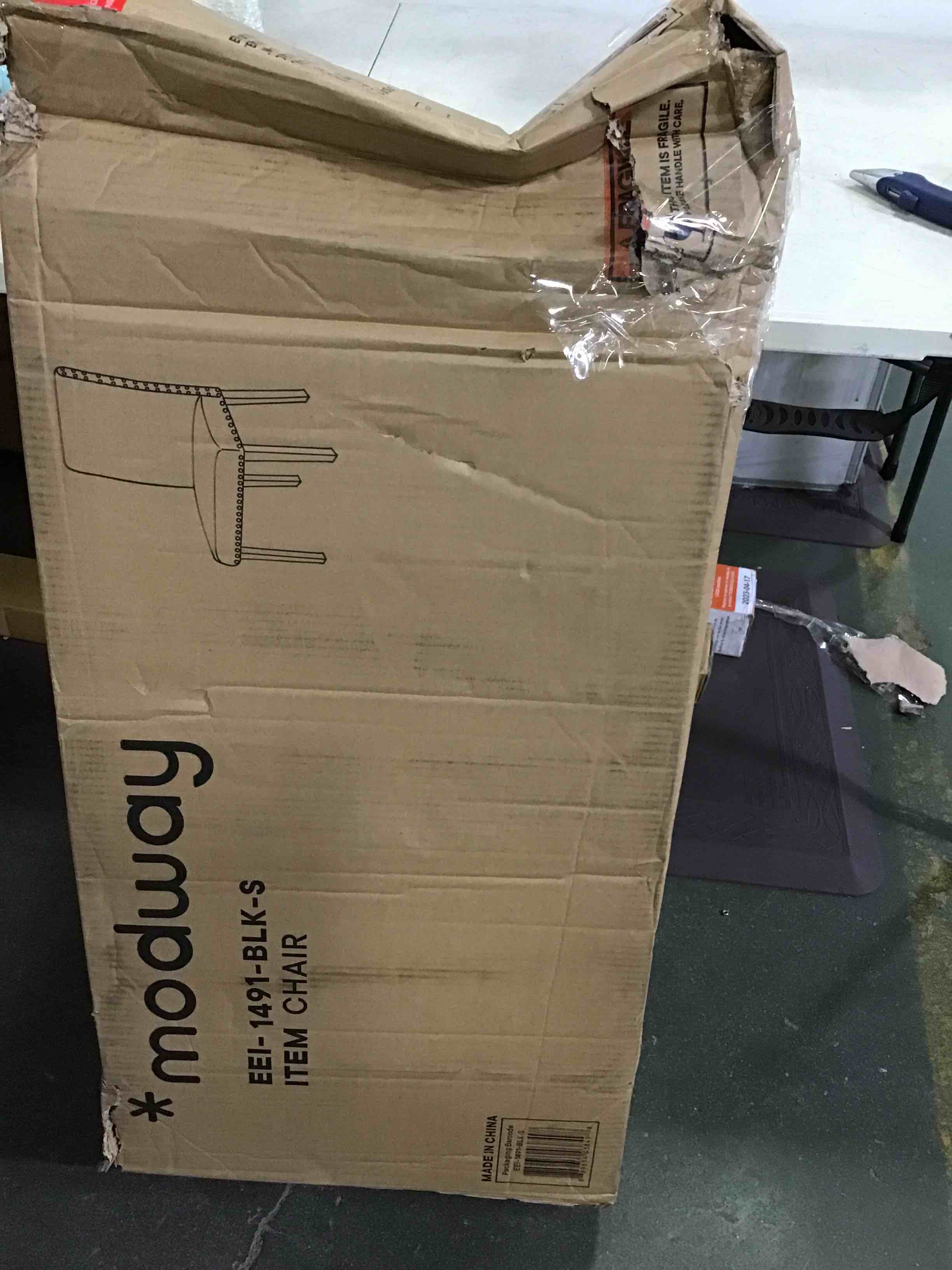 https://s3.amazonaws.com/lotting-images-prod/bidfta/BLU5171725_1692294532343.jpeg