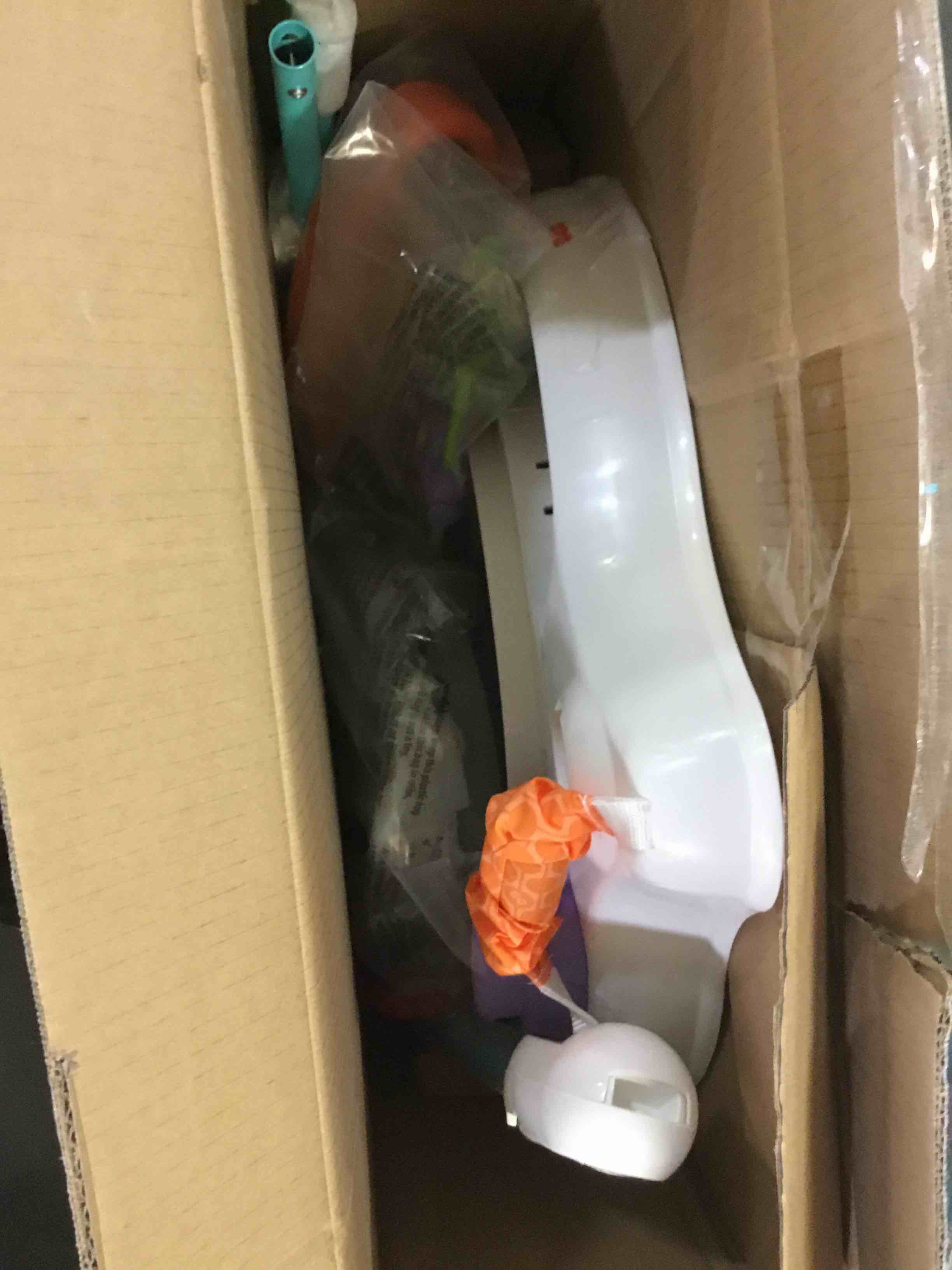 https://s3.amazonaws.com/lotting-images-prod/bidfta/BLU5172174_1692728664222.jpeg