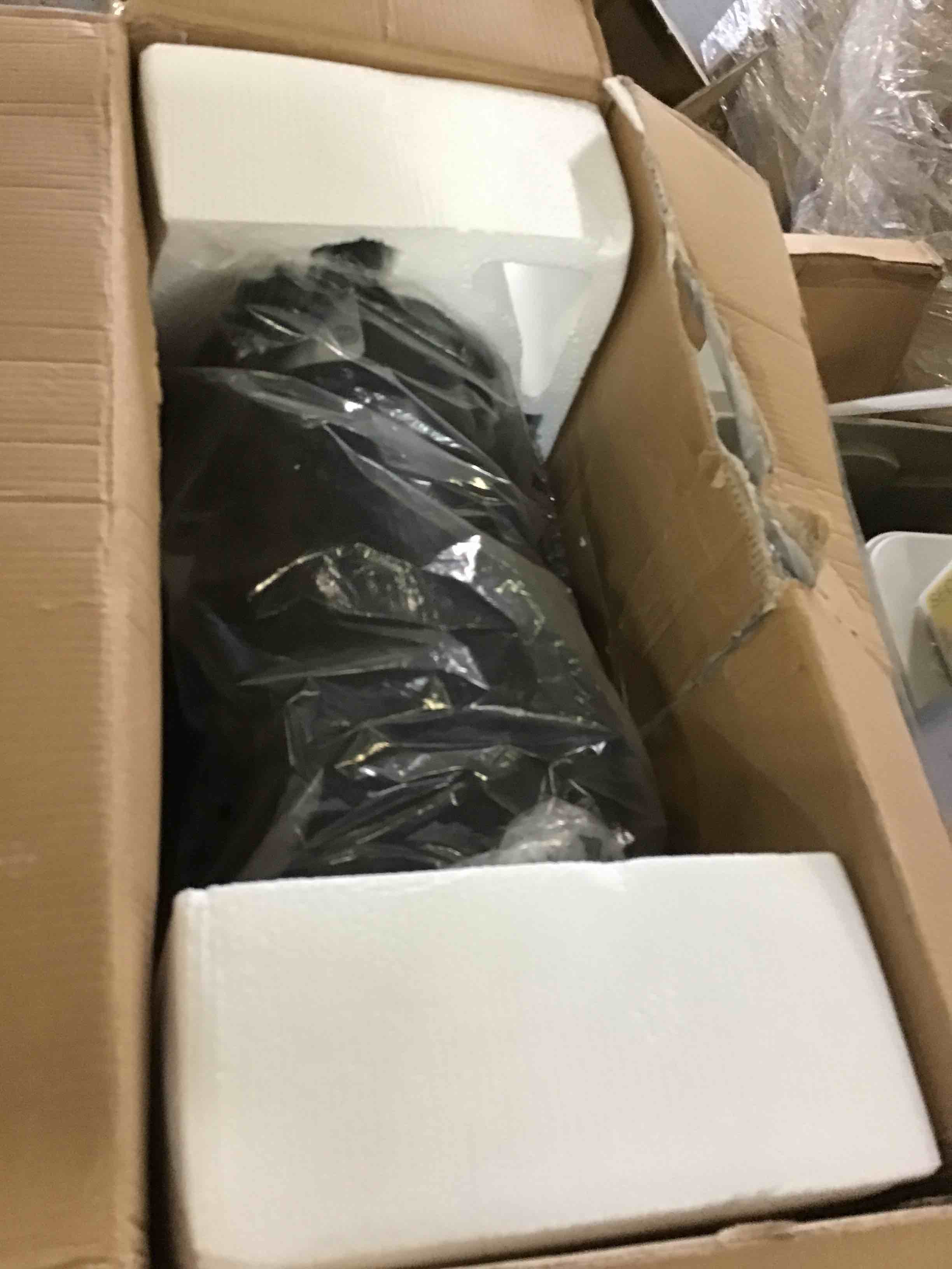 https://s3.amazonaws.com/lotting-images-prod/bidfta/BLU5172298_1692801681452.jpeg