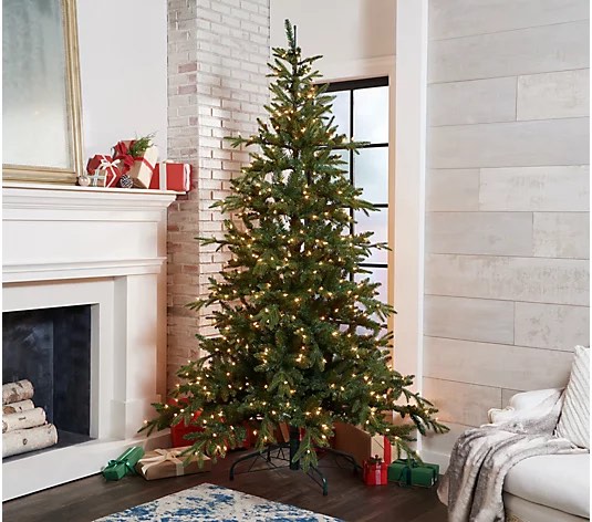 Bethlehem Lights 9’ Green Layered Tree Clear 
