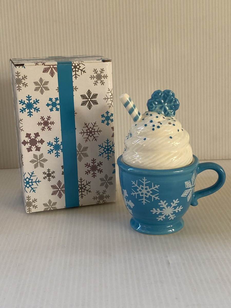 Temp-Tations Seasonal Set of 4 Stacking Salt and Pepper Shakers Snowflakes 