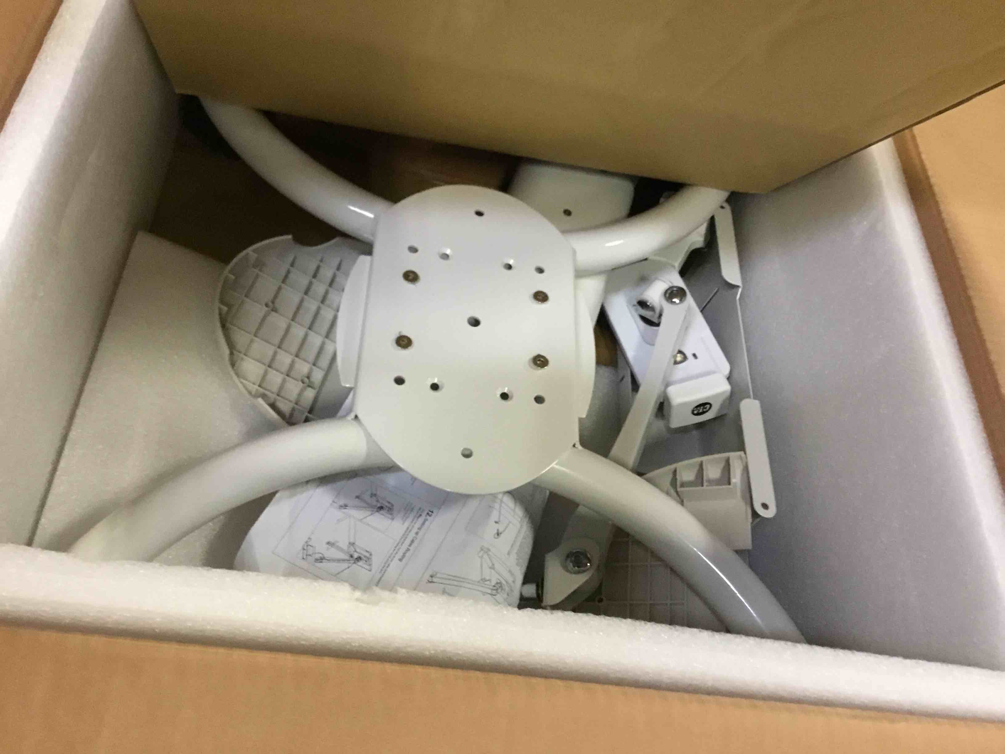 https://s3.amazonaws.com/lotting-images-prod/bidfta/BLU5175579_1690833618188.jpeg