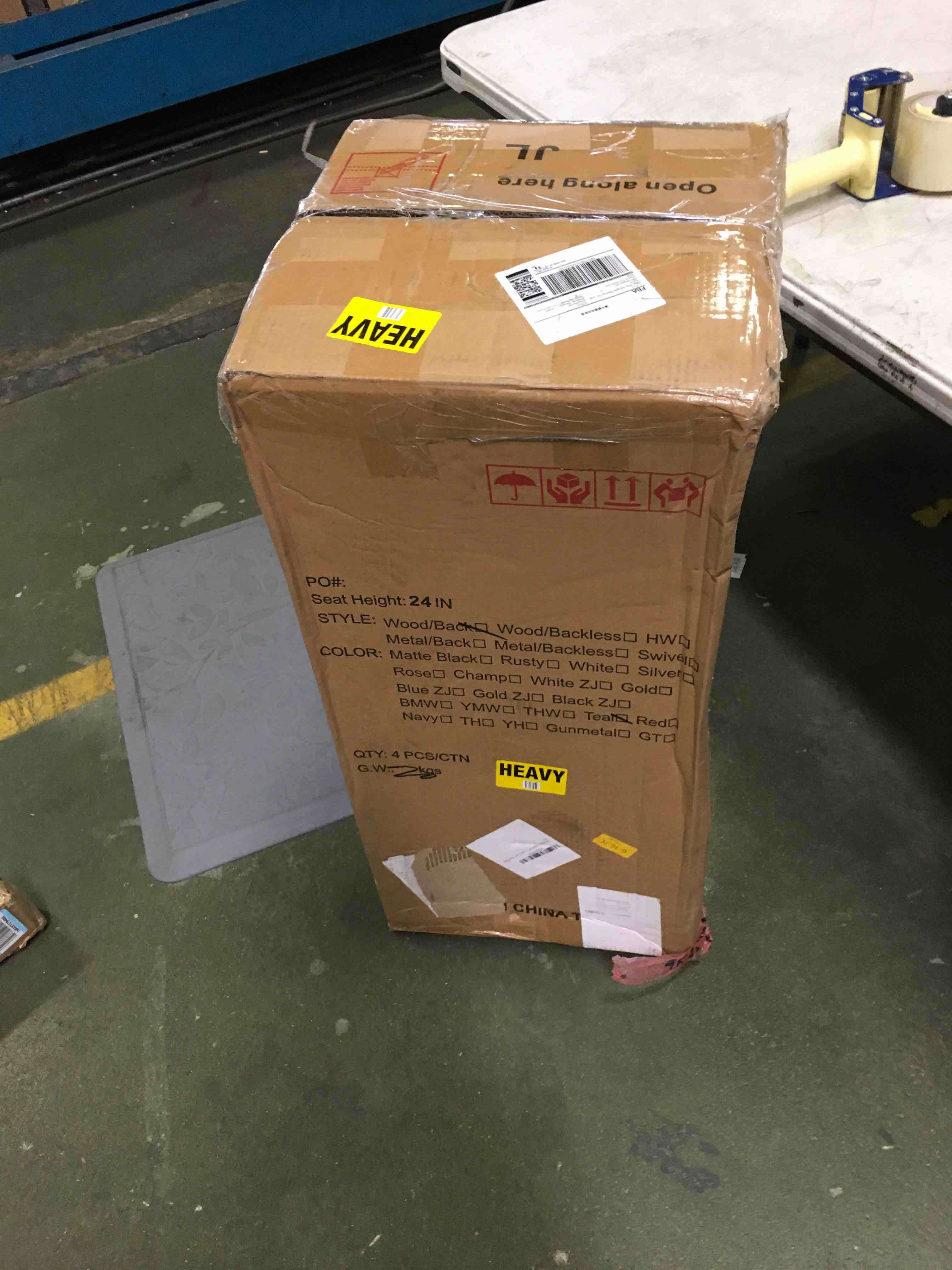 https://s3.amazonaws.com/lotting-images-prod/bidfta/BLU5175633_1690900574371.jpeg