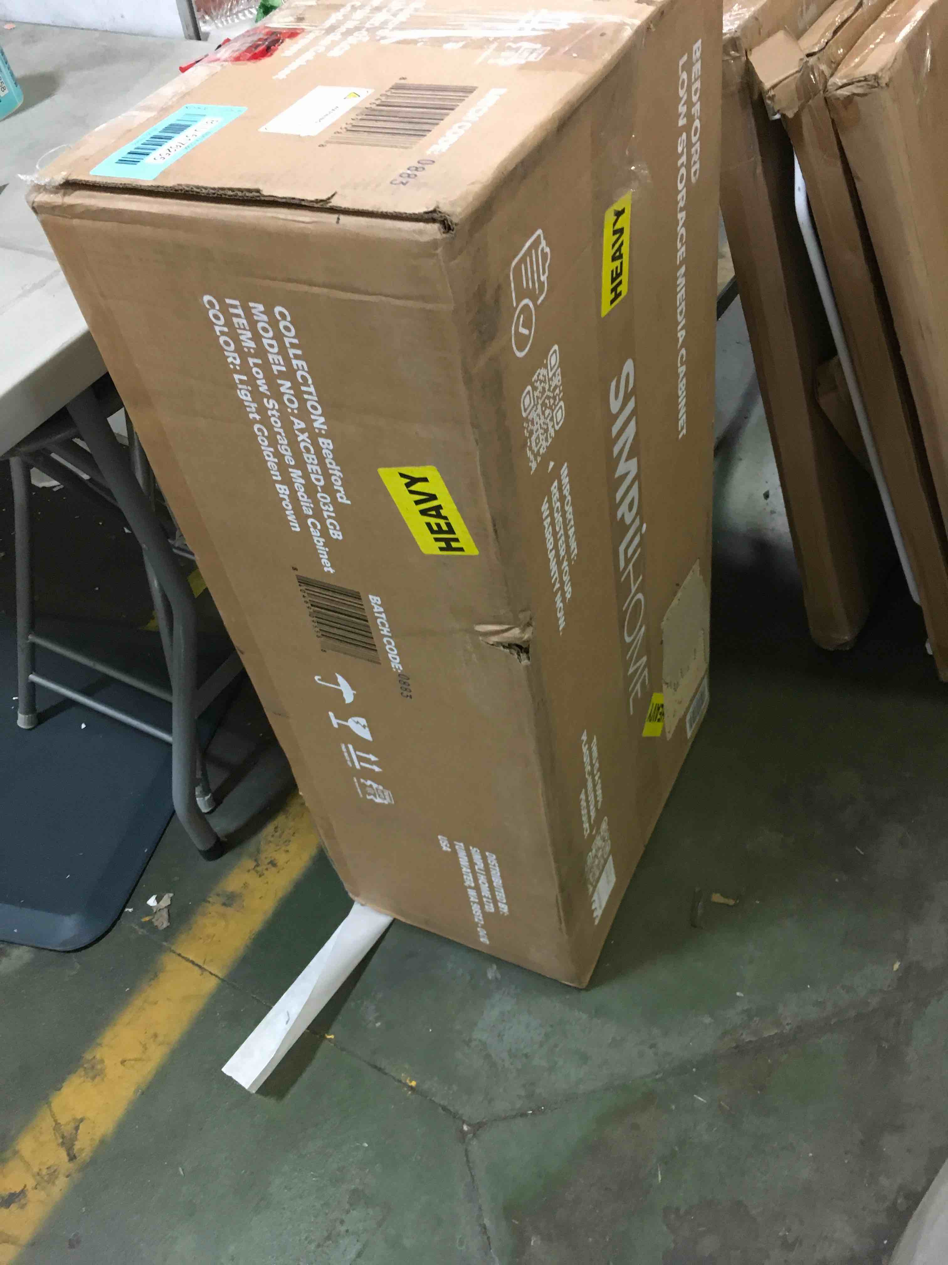 https://s3.amazonaws.com/lotting-images-prod/bidfta/BLU5176255_1691425448011.jpeg