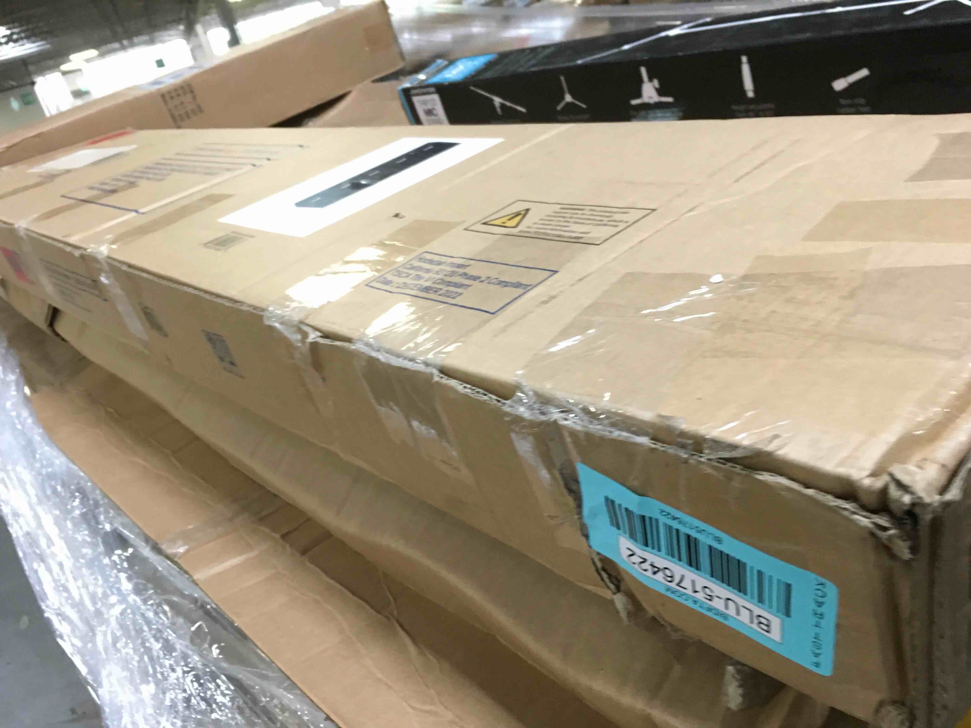 https://s3.amazonaws.com/lotting-images-prod/bidfta/BLU5176422_1691854684920.jpeg