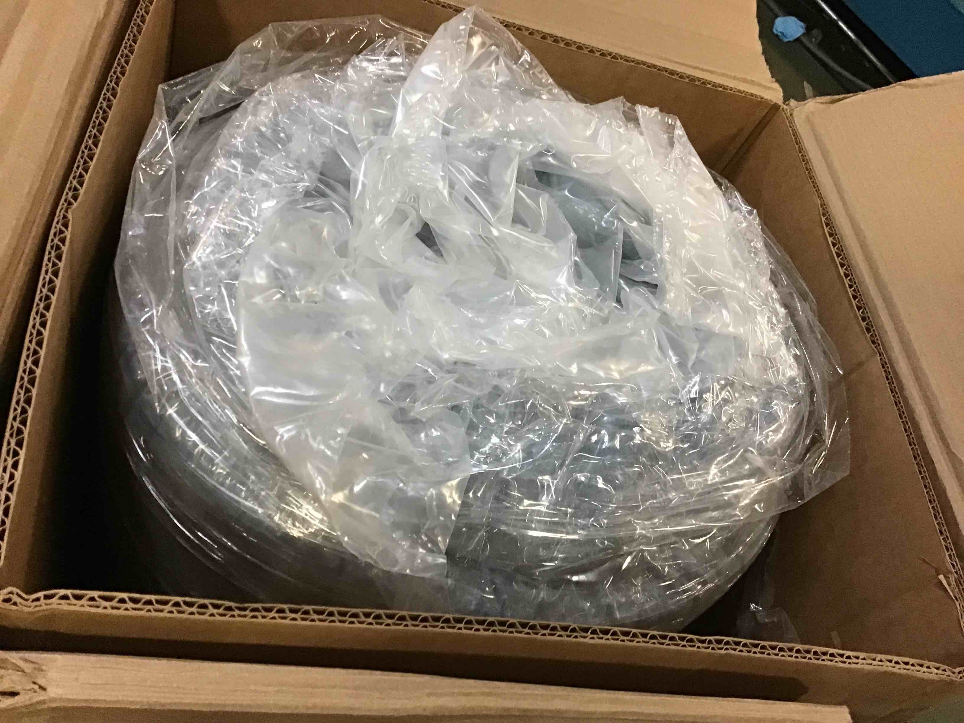 https://s3.amazonaws.com/lotting-images-prod/bidfta/BLU5176438_1692013681052.jpeg