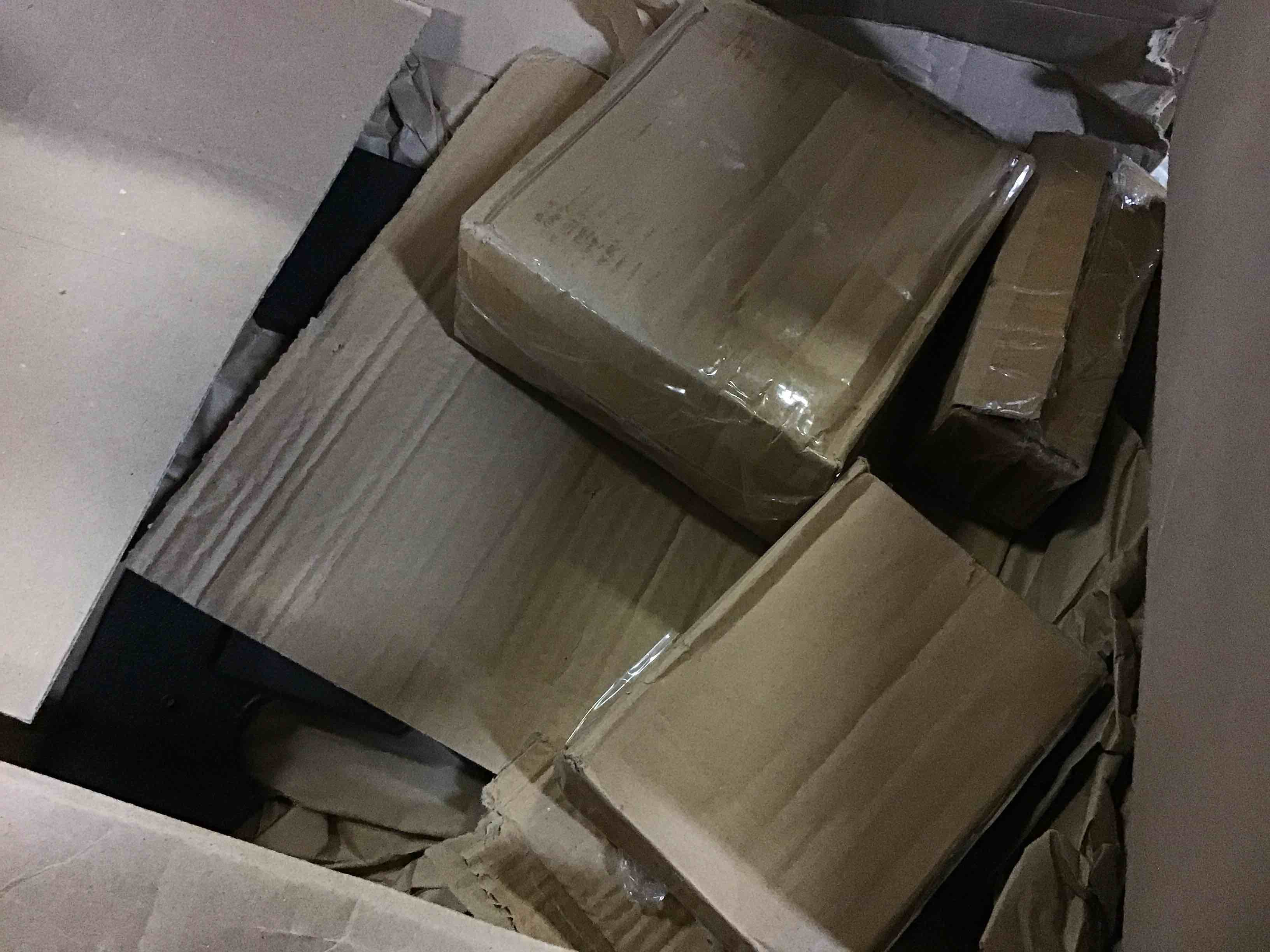https://s3.amazonaws.com/lotting-images-prod/bidfta/BLU5176631_1692041750128.jpeg