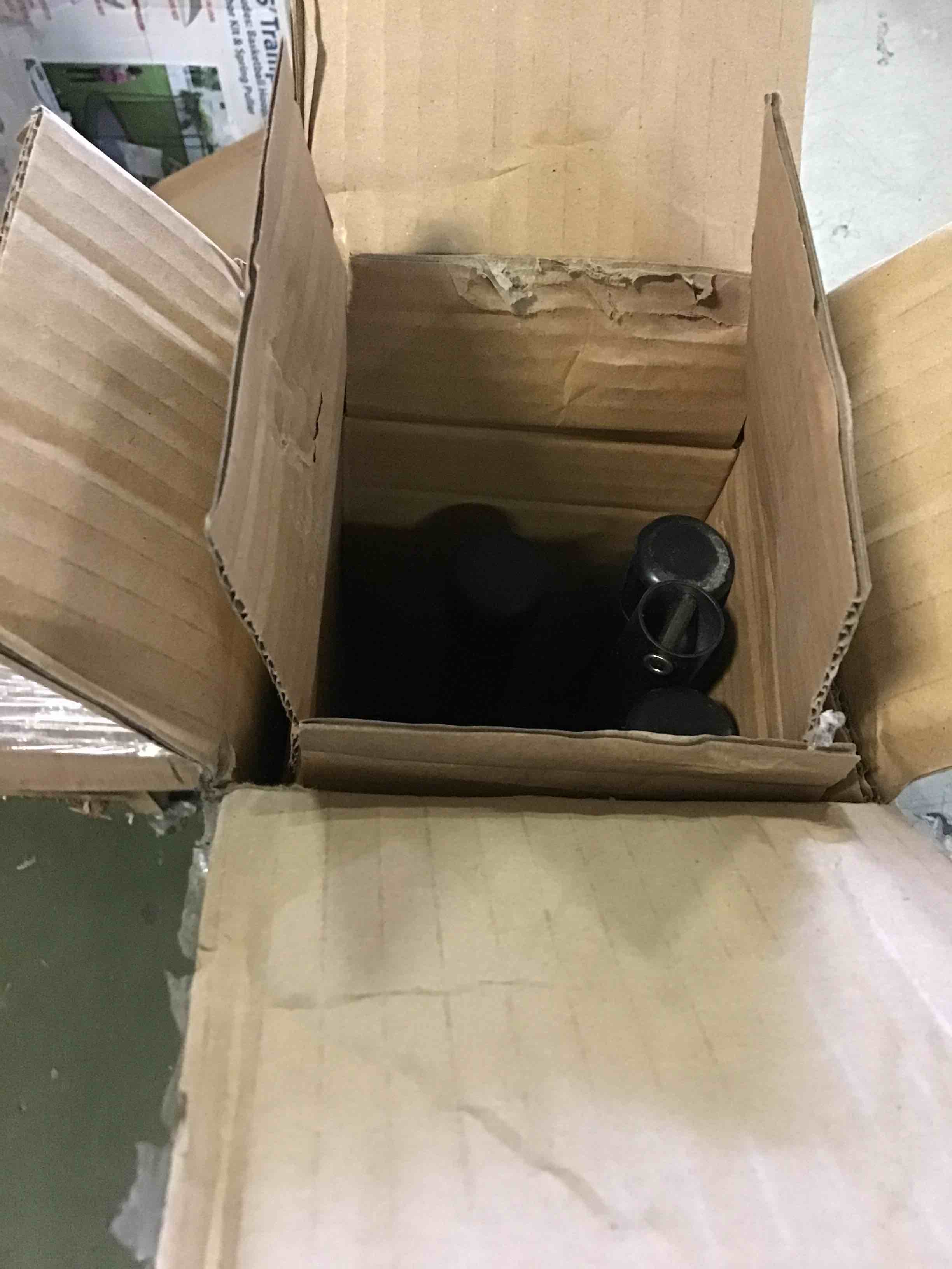 https://s3.amazonaws.com/lotting-images-prod/bidfta/BLU5177019_1690999351772.jpeg
