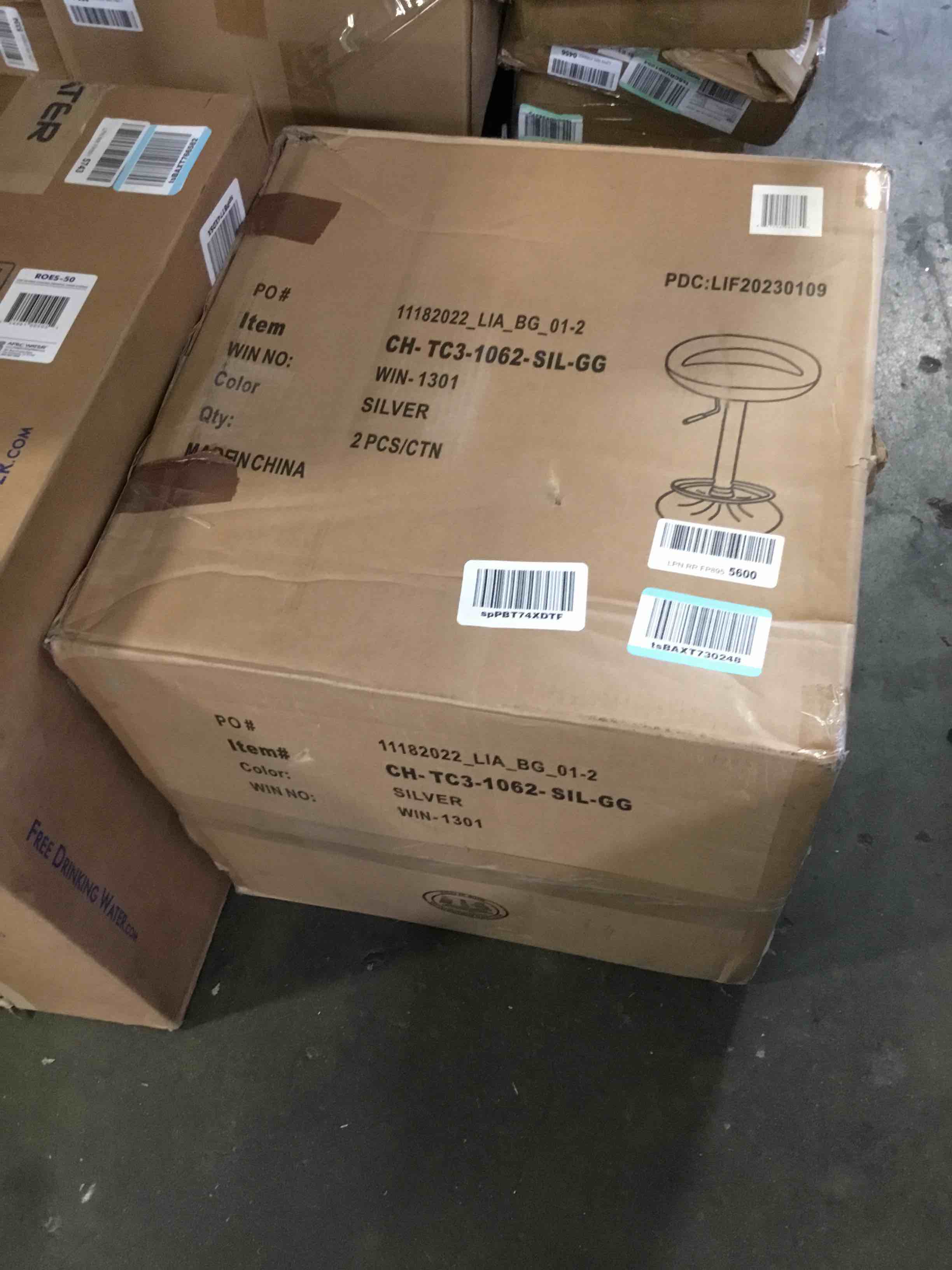 https://s3.amazonaws.com/lotting-images-prod/bidfta/BLU5178762_1691499555733.jpeg