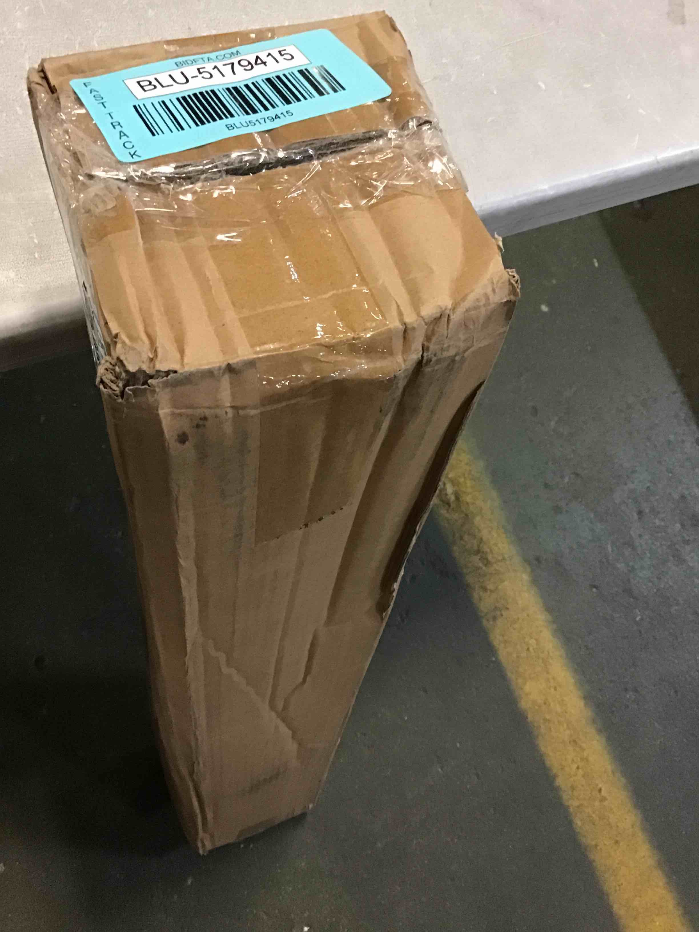 https://s3.amazonaws.com/lotting-images-prod/bidfta/BLU5179415_1692186485527.jpeg