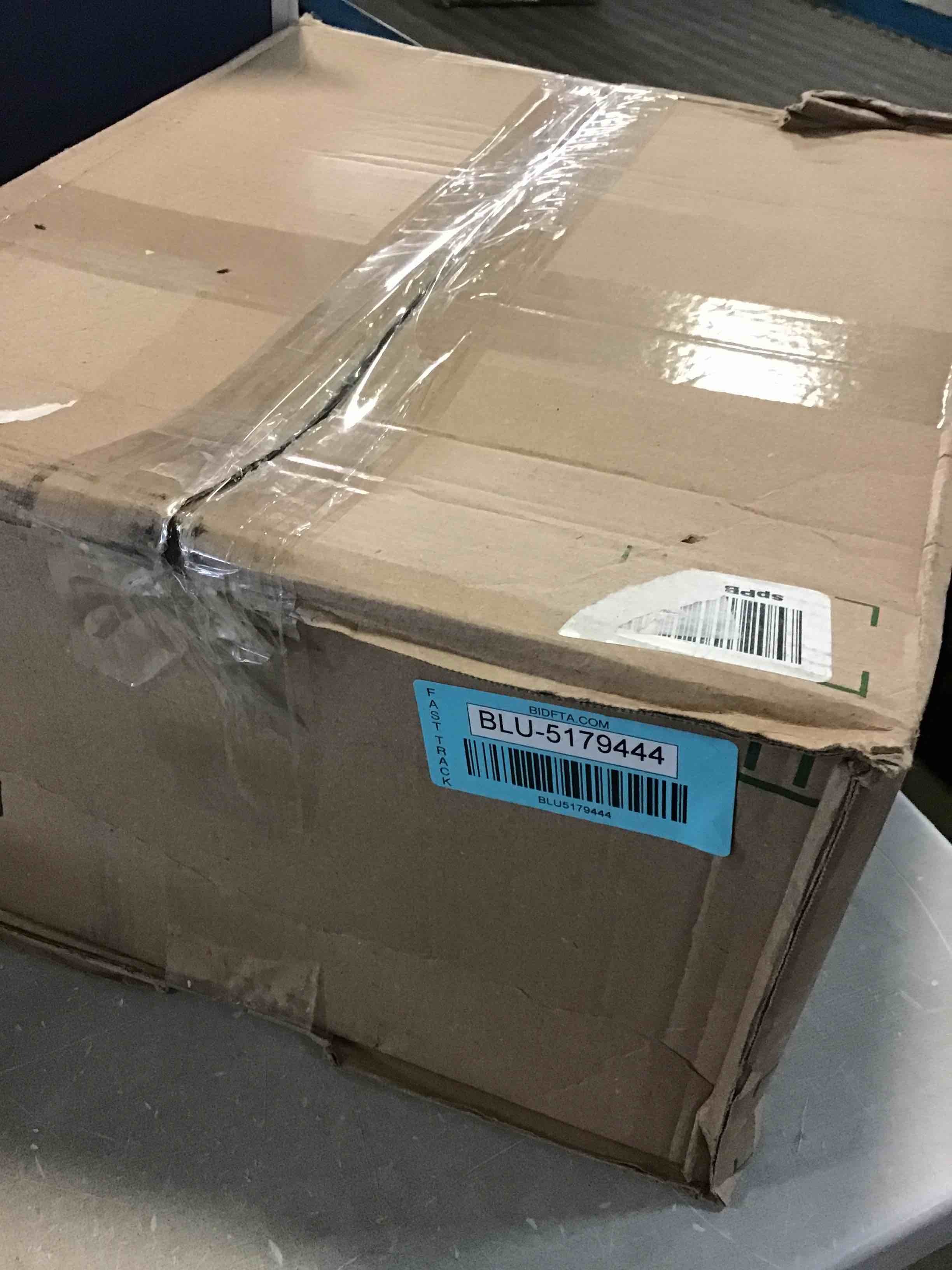 https://s3.amazonaws.com/lotting-images-prod/bidfta/BLU5179444_1692189326582.jpeg