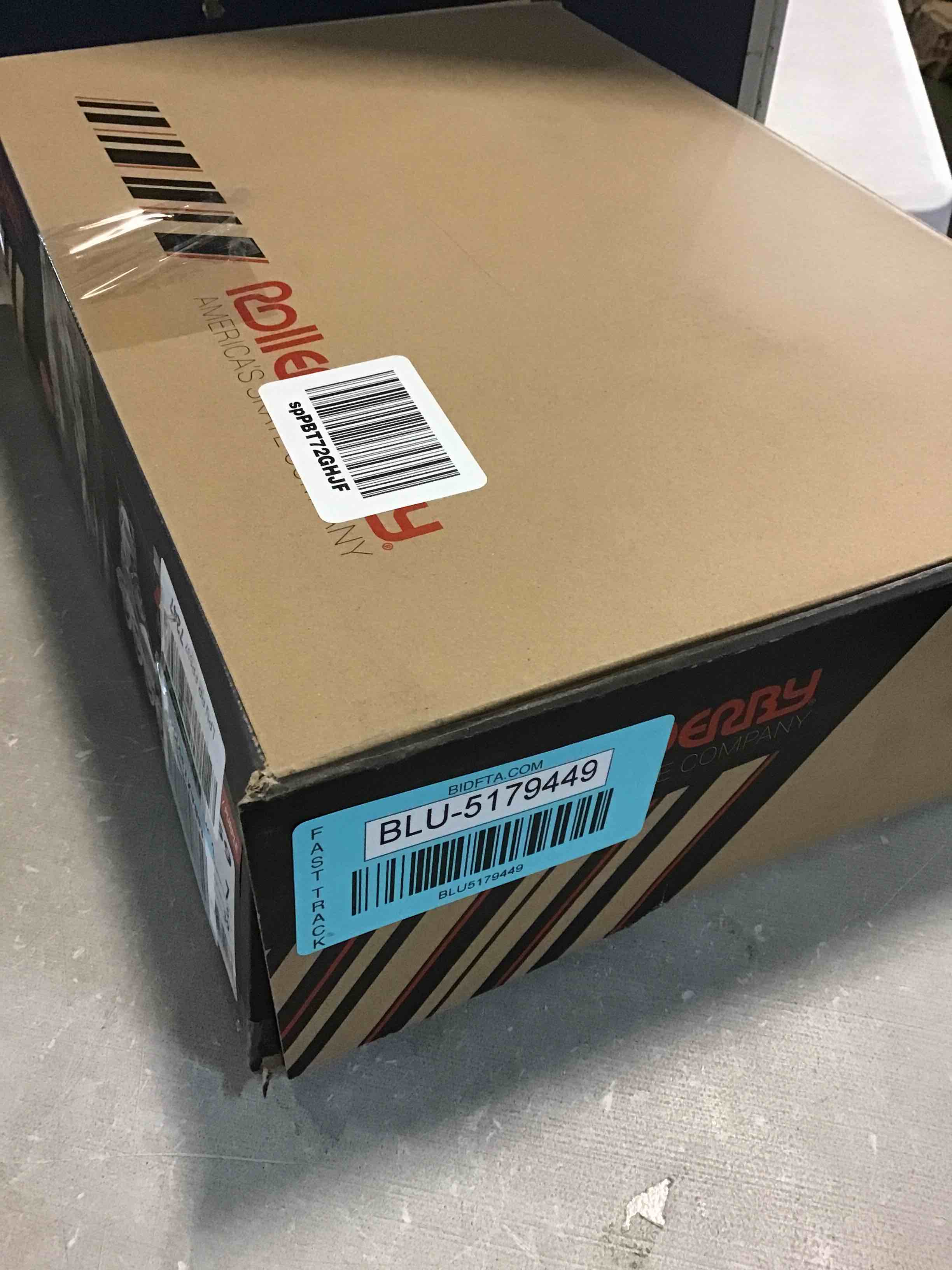 https://s3.amazonaws.com/lotting-images-prod/bidfta/BLU5179449_1692189845800.jpeg