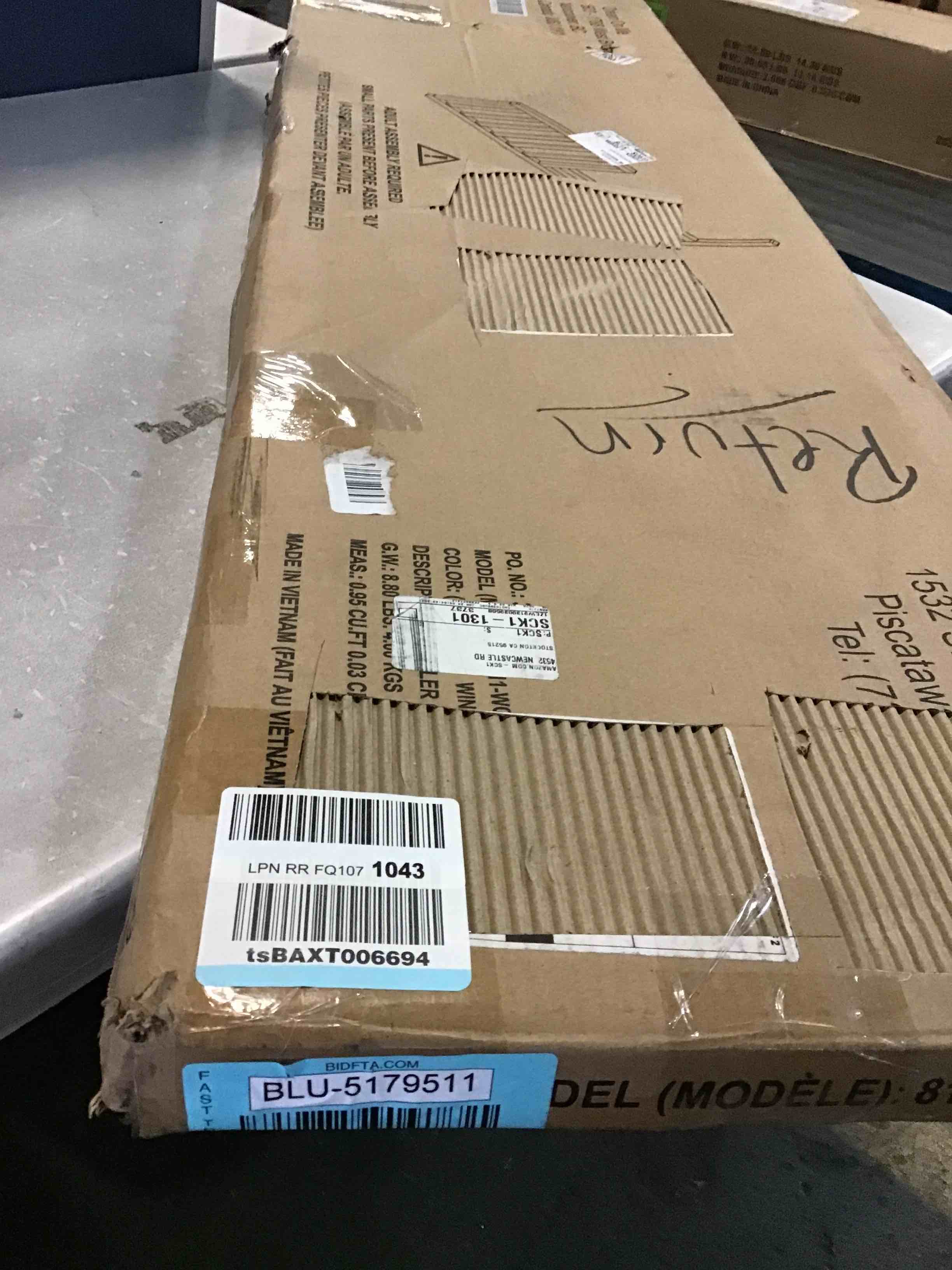 https://s3.amazonaws.com/lotting-images-prod/bidfta/BLU5179511_1692199556542.jpeg