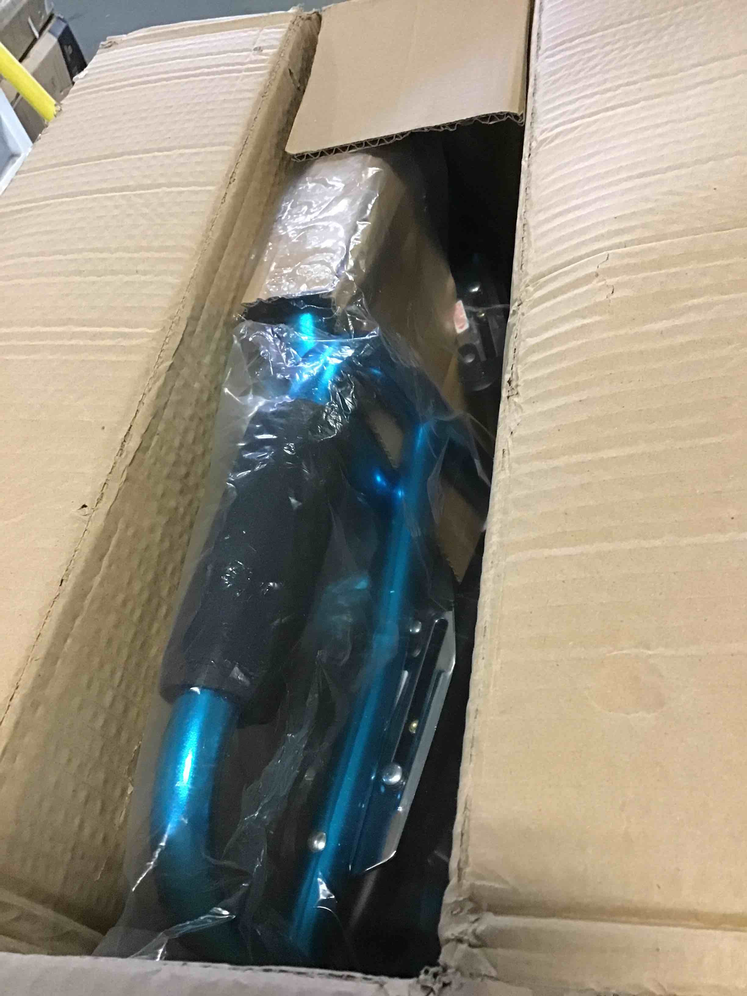https://s3.amazonaws.com/lotting-images-prod/bidfta/BLU5179869_1692709560817.jpeg