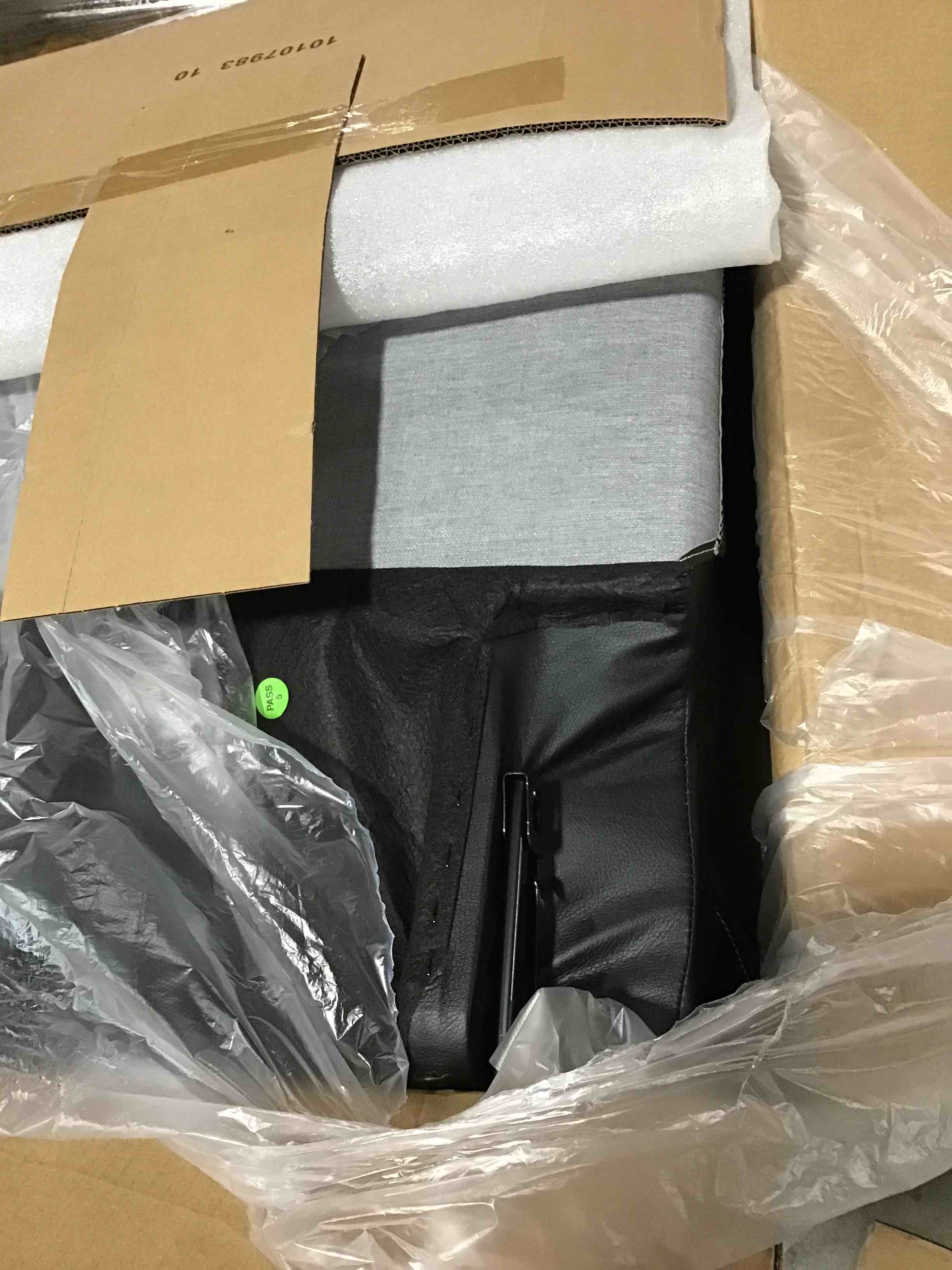 https://s3.amazonaws.com/lotting-images-prod/bidfta/BLU5180289_1691678460657.jpeg