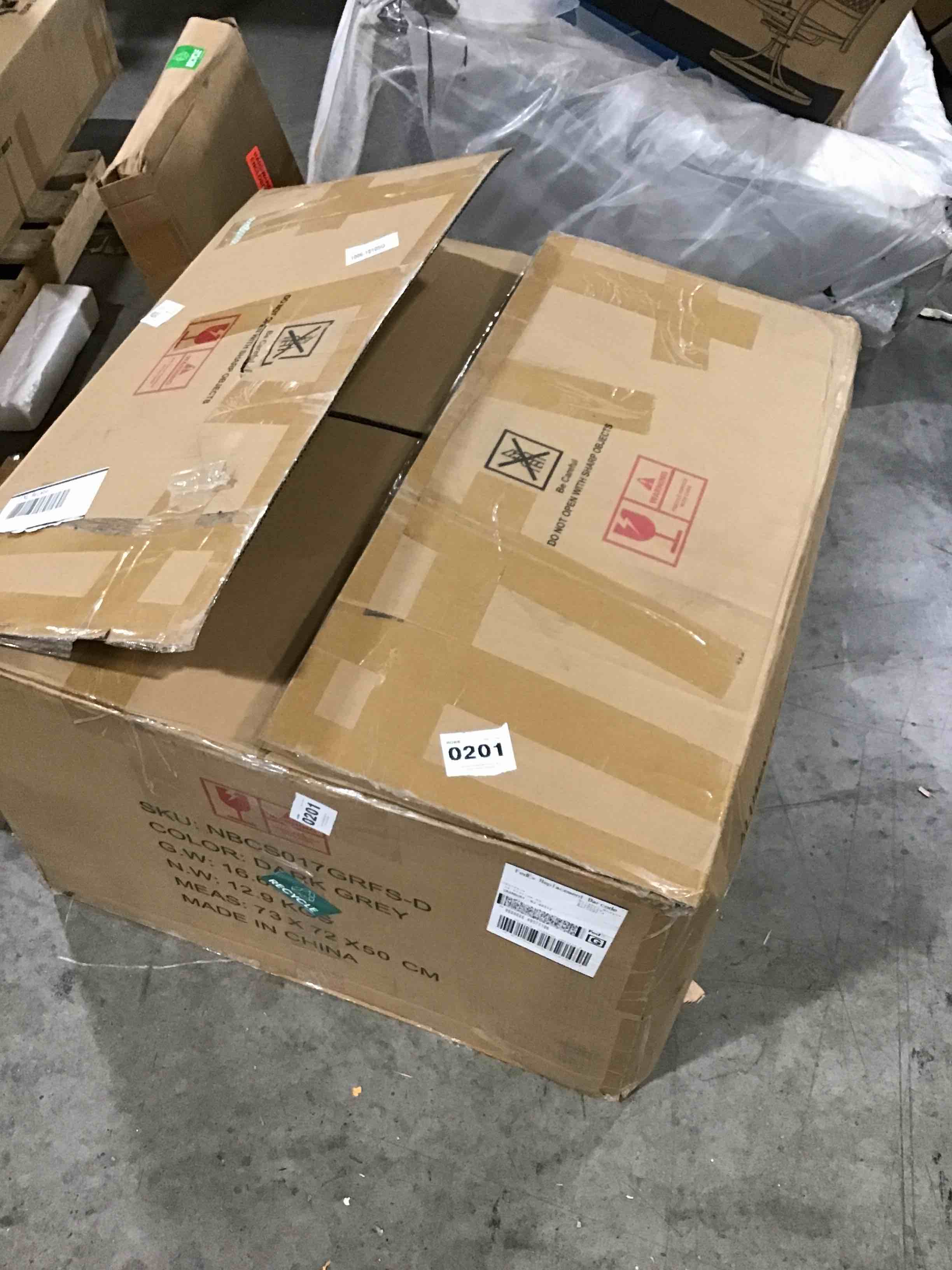 https://s3.amazonaws.com/lotting-images-prod/bidfta/BLU5180962_1692639976448.jpeg