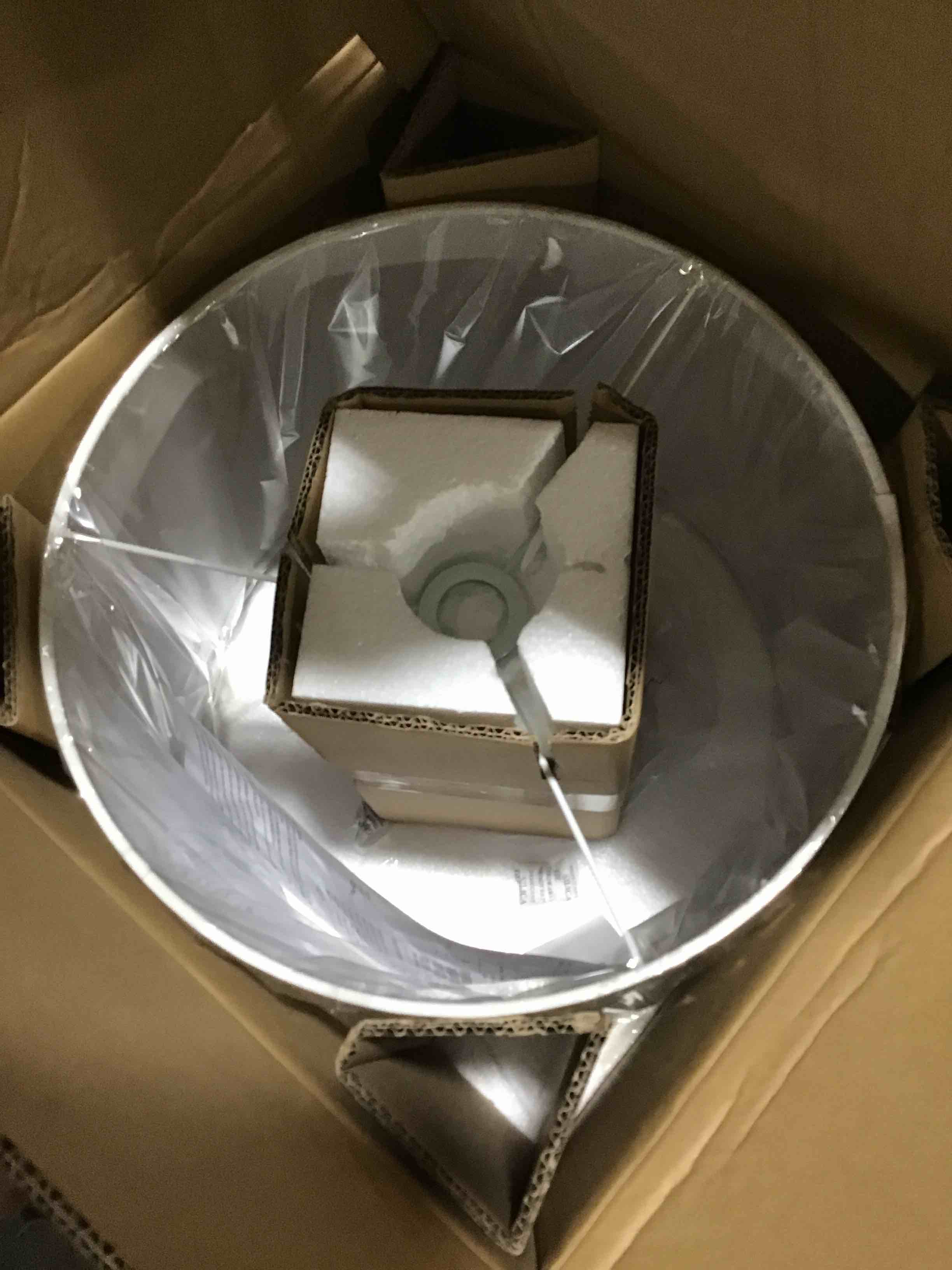 https://s3.amazonaws.com/lotting-images-prod/bidfta/BLU5181362_1693248866313.jpeg