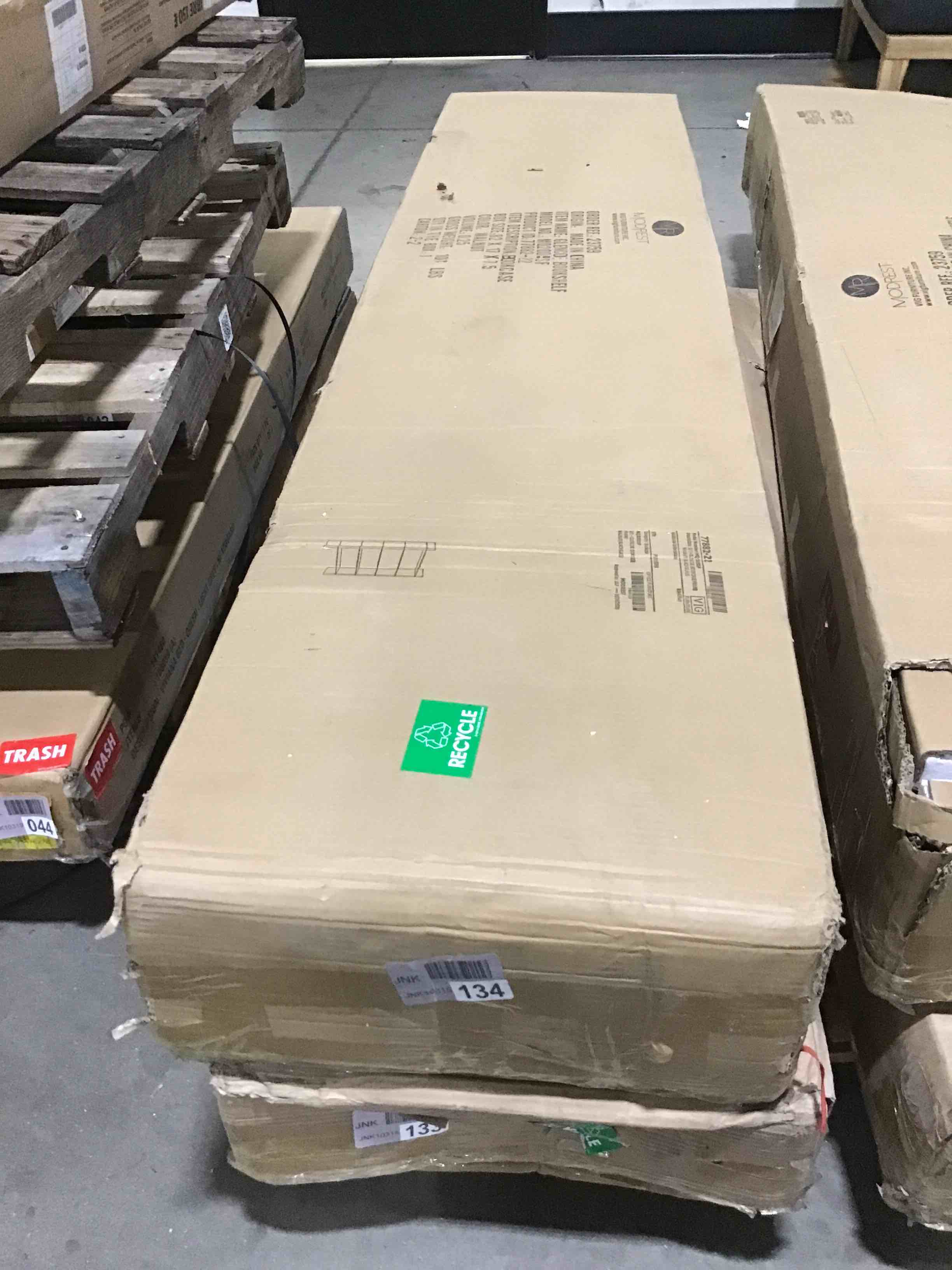 https://s3.amazonaws.com/lotting-images-prod/bidfta/BLU5182103_1691772769478.jpeg