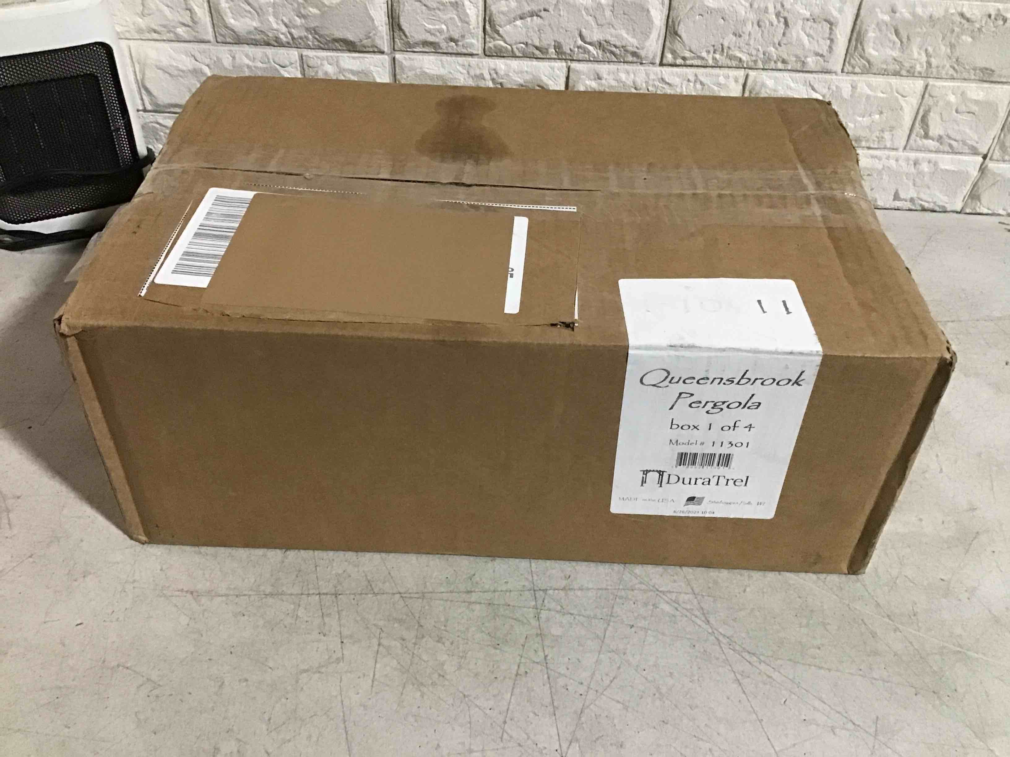 https://s3.amazonaws.com/lotting-images-prod/bidfta/BLU5182995_1691767913825.jpeg