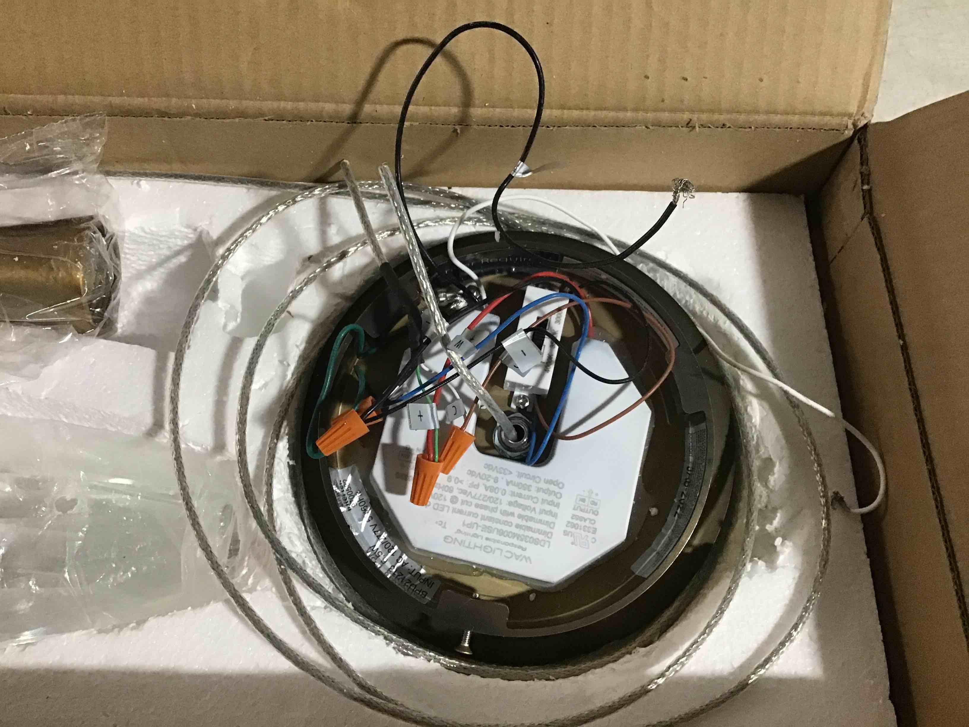 https://s3.amazonaws.com/lotting-images-prod/bidfta/BLU5183017_1691780747407.jpeg