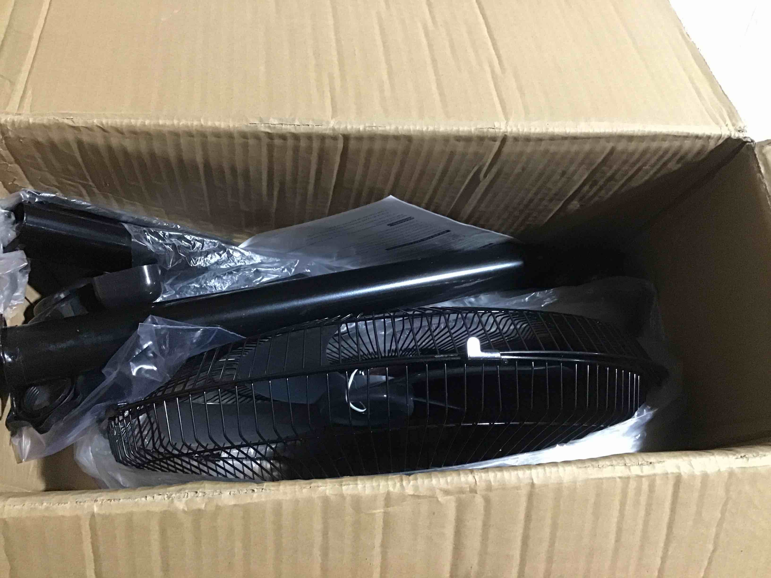 https://s3.amazonaws.com/lotting-images-prod/bidfta/BLU5183600_1692385323373.jpeg