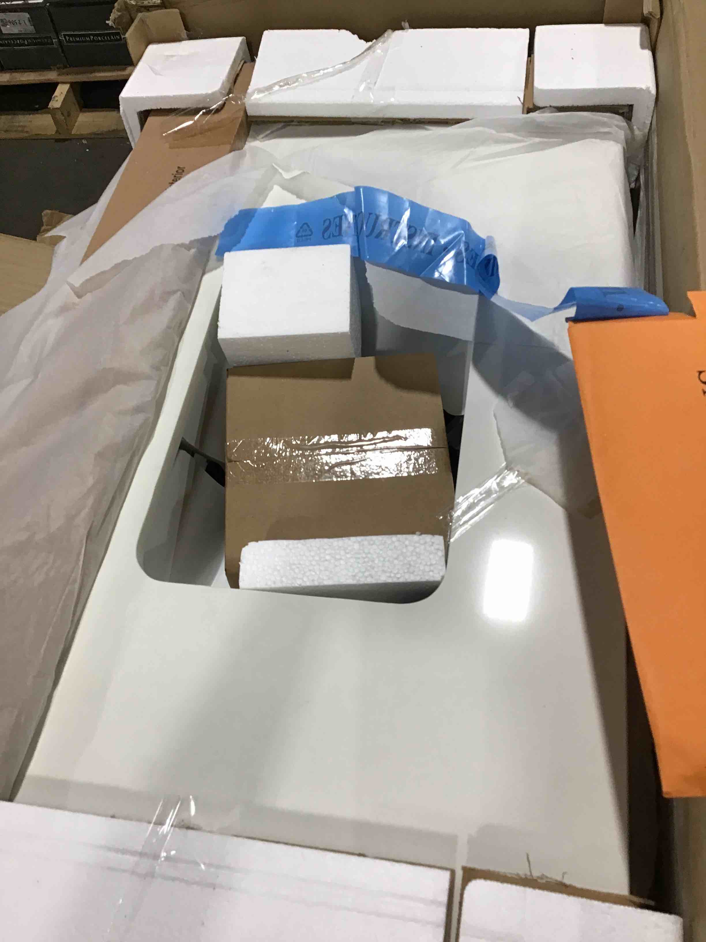 https://s3.amazonaws.com/lotting-images-prod/bidfta/BLU5183821_1692888252701.jpeg