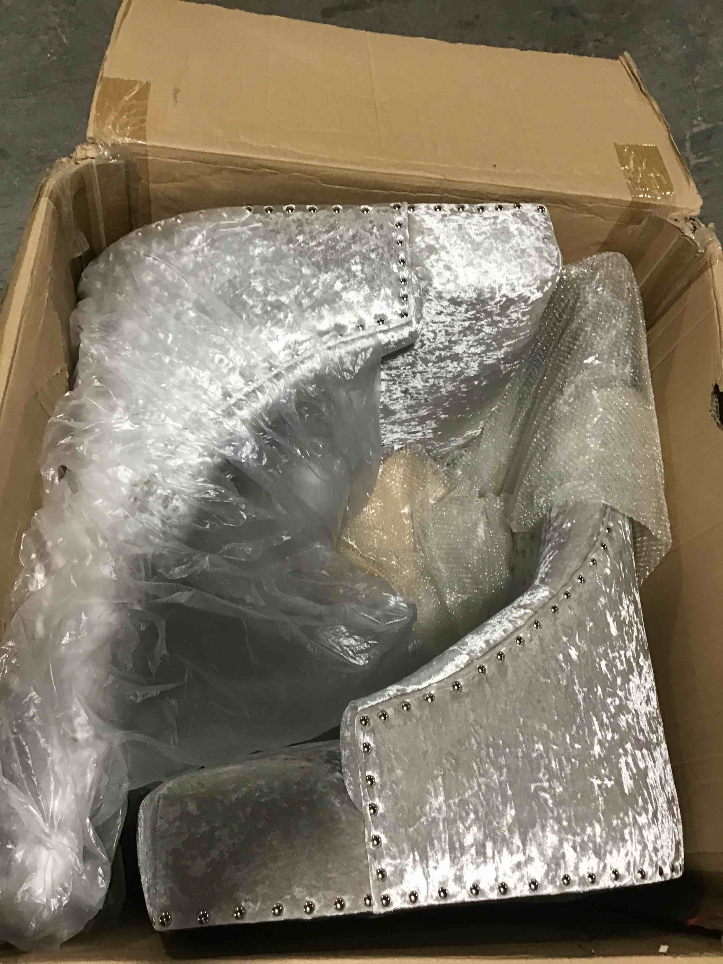 https://s3.amazonaws.com/lotting-images-prod/bidfta/BLU5184086_1693337772872.jpeg