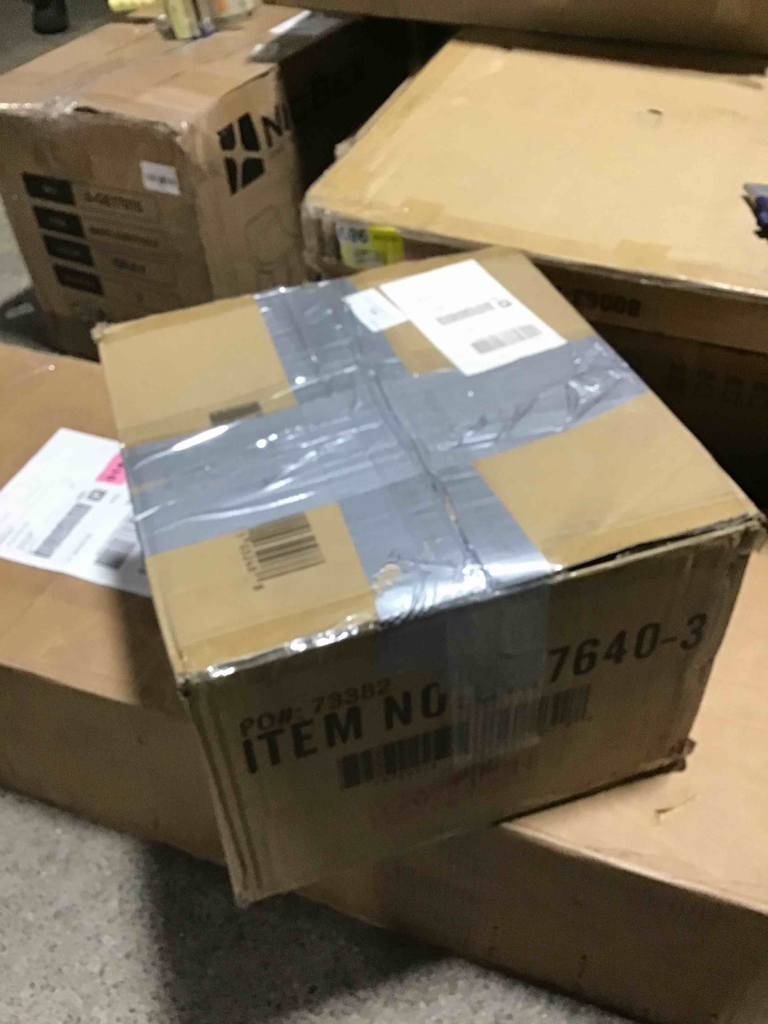 https://s3.amazonaws.com/lotting-images-prod/bidfta/BLU5184095_1693335282641.jpeg