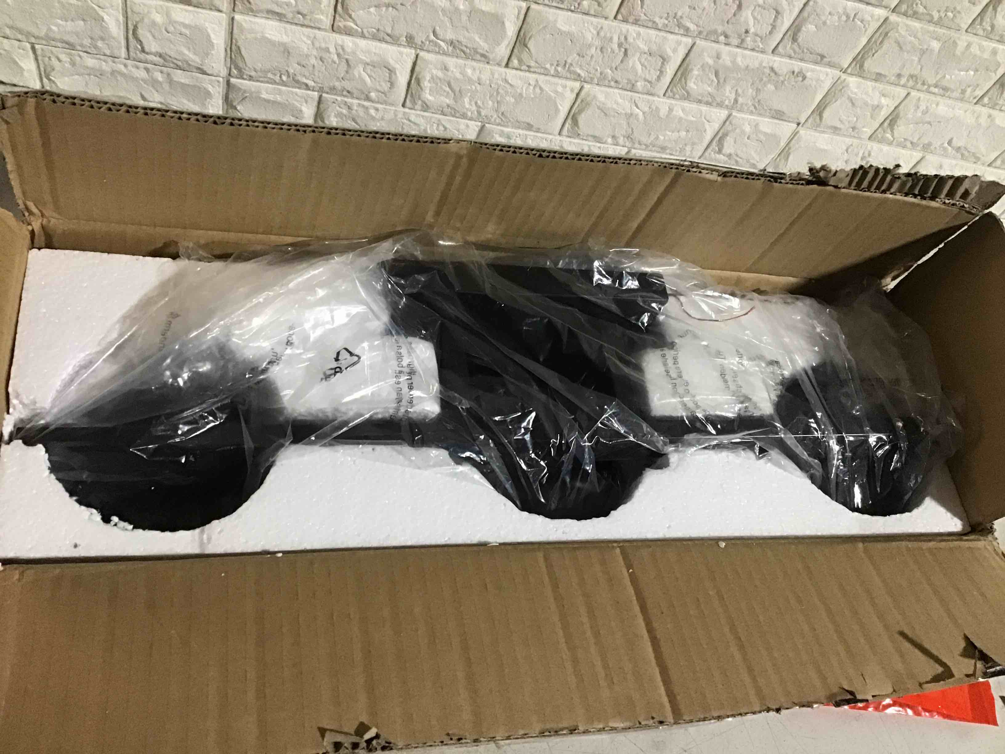 https://s3.amazonaws.com/lotting-images-prod/bidfta/BLU5184206_1693337364092.jpeg