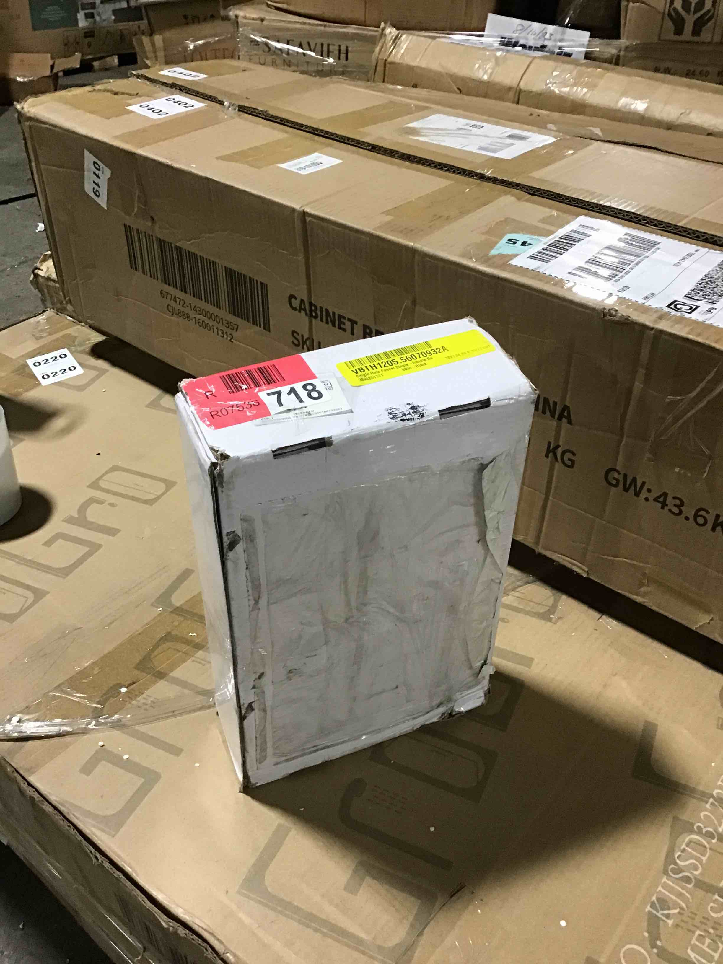 https://s3.amazonaws.com/lotting-images-prod/bidfta/BLU5184410_1693410919610.jpeg