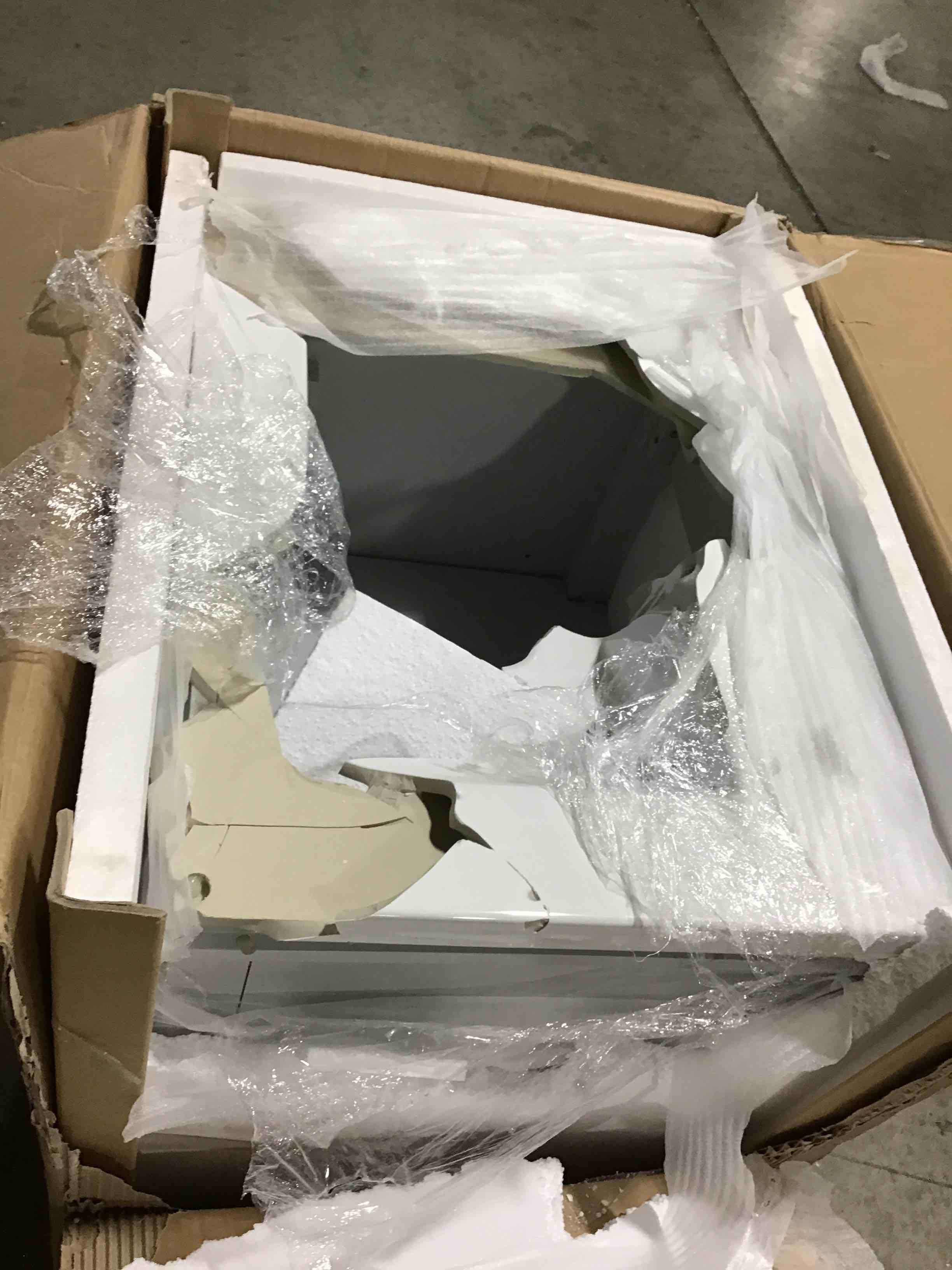 https://s3.amazonaws.com/lotting-images-prod/bidfta/BLU5184725_1692378274317.jpeg