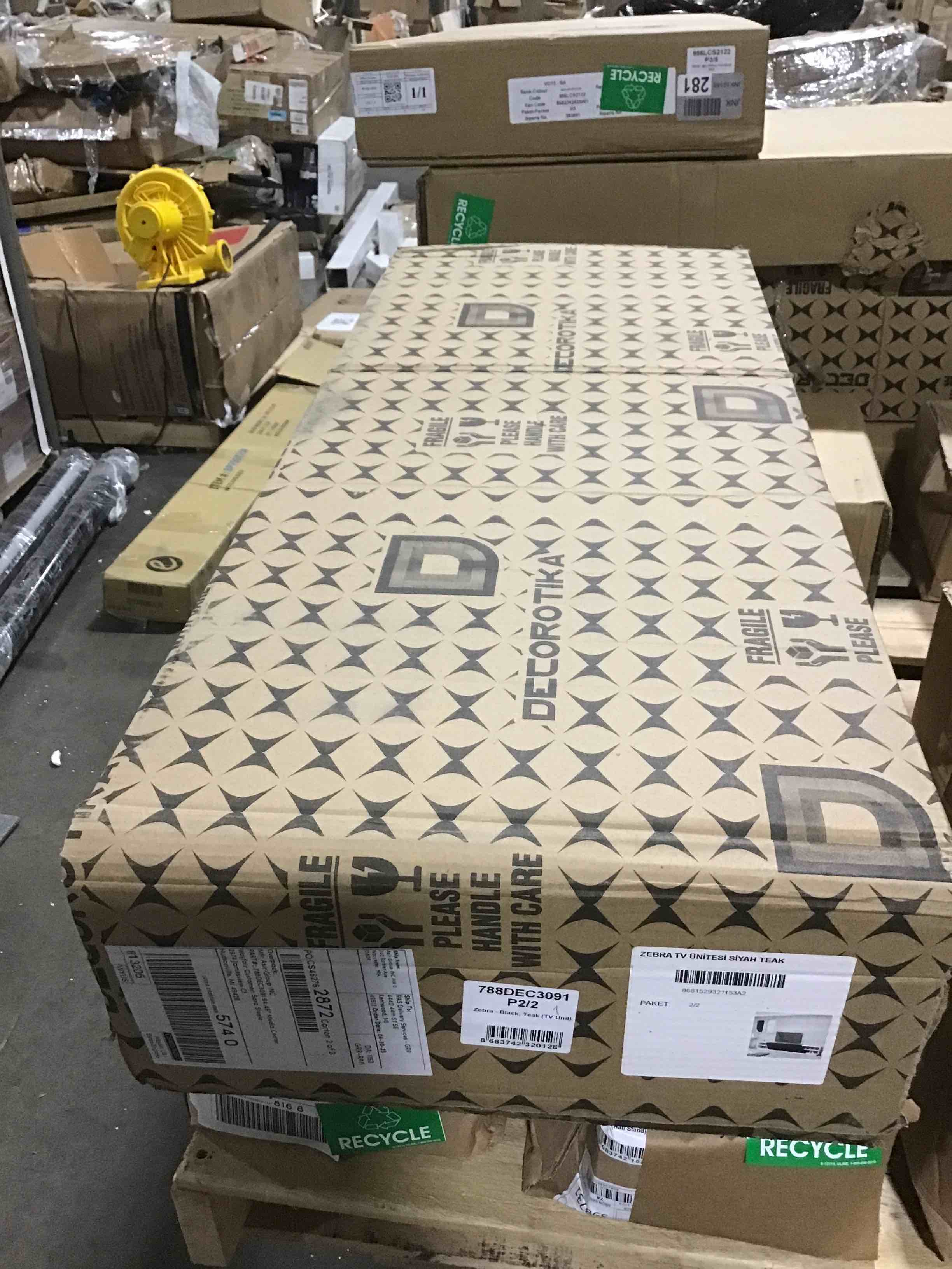 https://s3.amazonaws.com/lotting-images-prod/bidfta/BLU5185934_1694087387077.jpeg