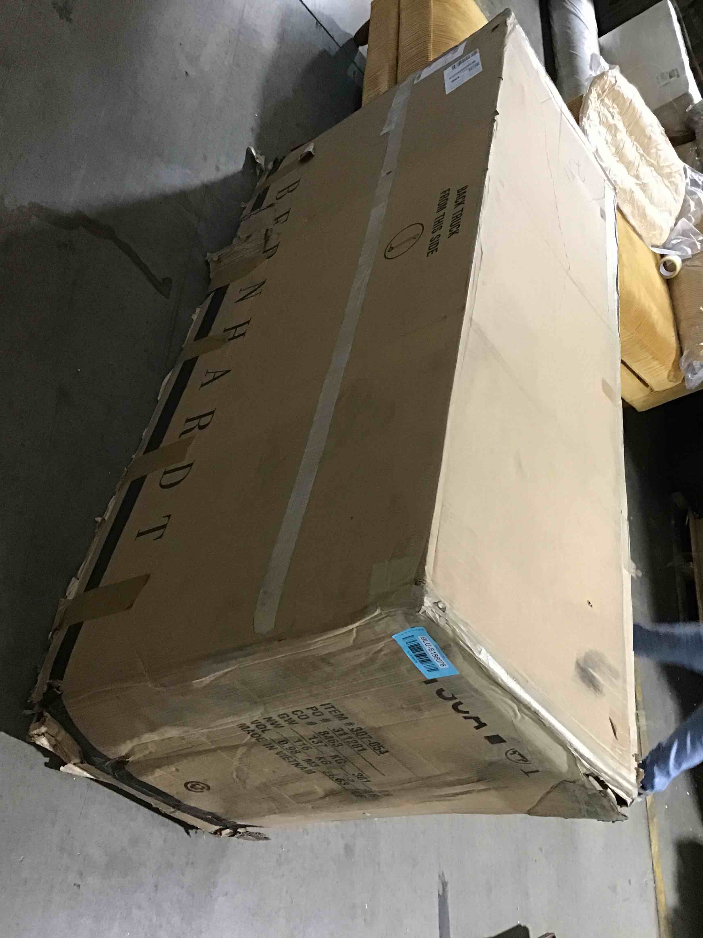 https://s3.amazonaws.com/lotting-images-prod/bidfta/BLU5186076_1691151730272.jpeg