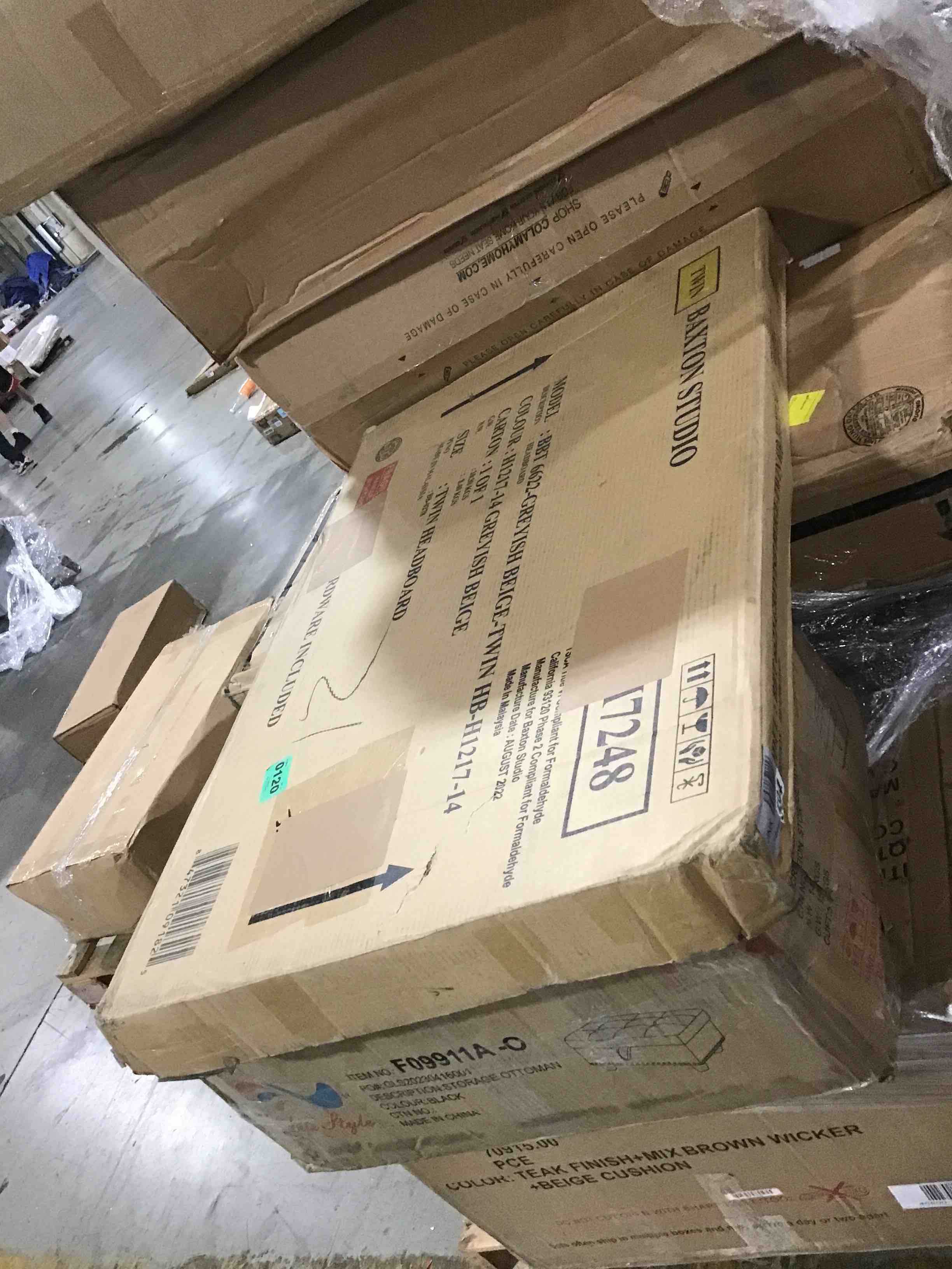 https://s3.amazonaws.com/lotting-images-prod/bidfta/BLU5186440_1691678583742.jpeg
