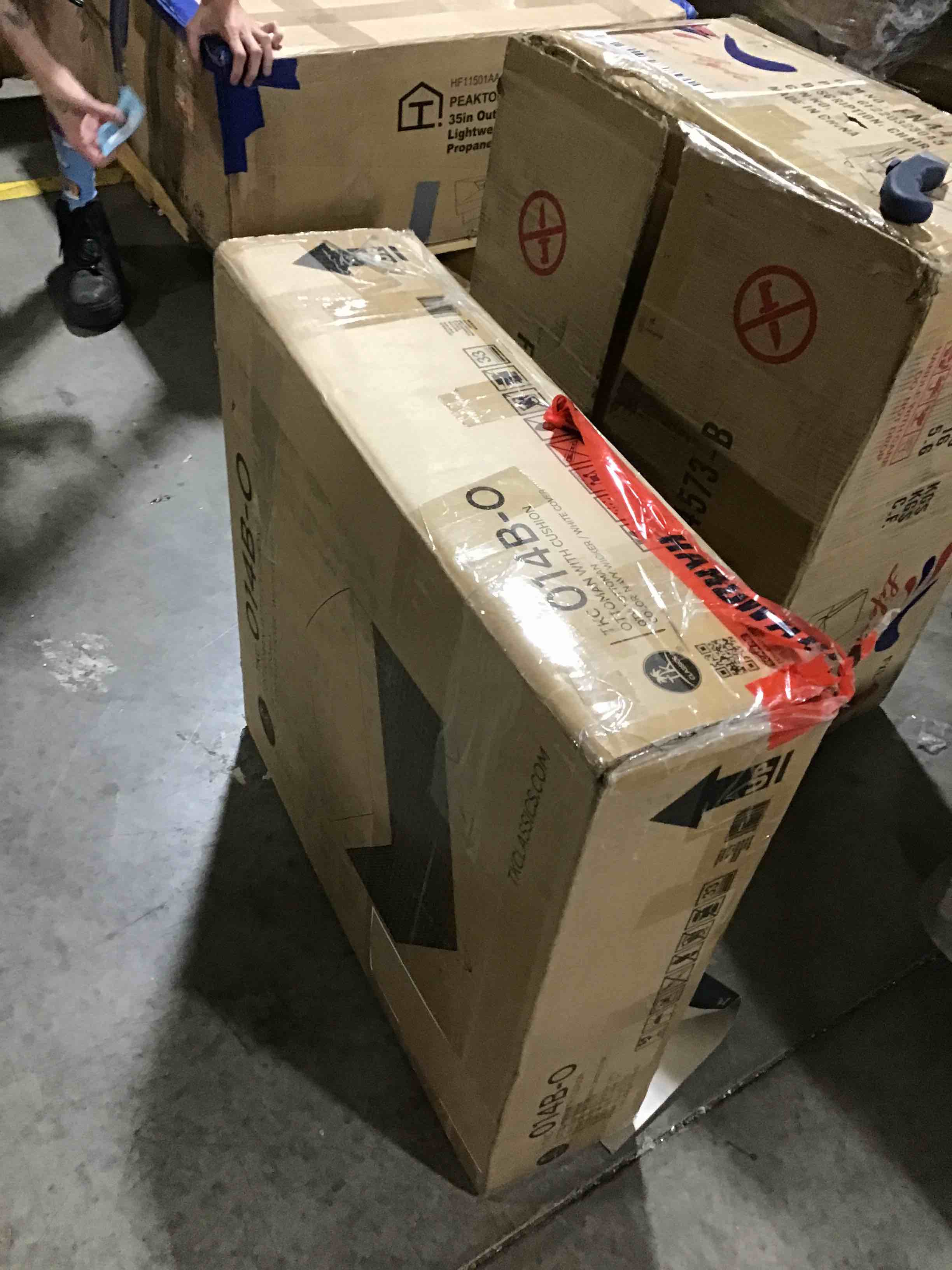 https://s3.amazonaws.com/lotting-images-prod/bidfta/BLU5186600_1692018621447.jpeg