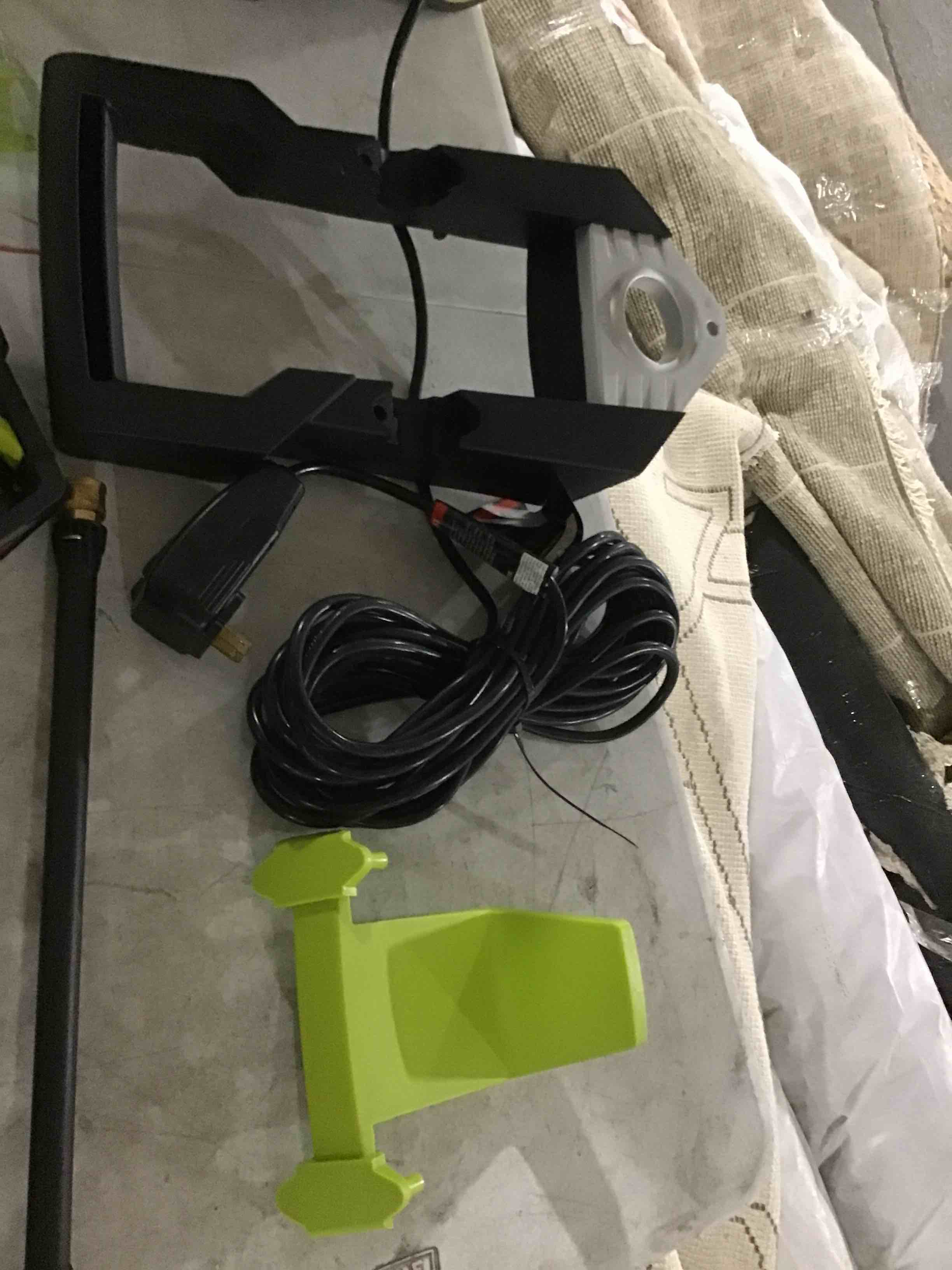 https://s3.amazonaws.com/lotting-images-prod/bidfta/BLU5187529_1691411709124.jpeg