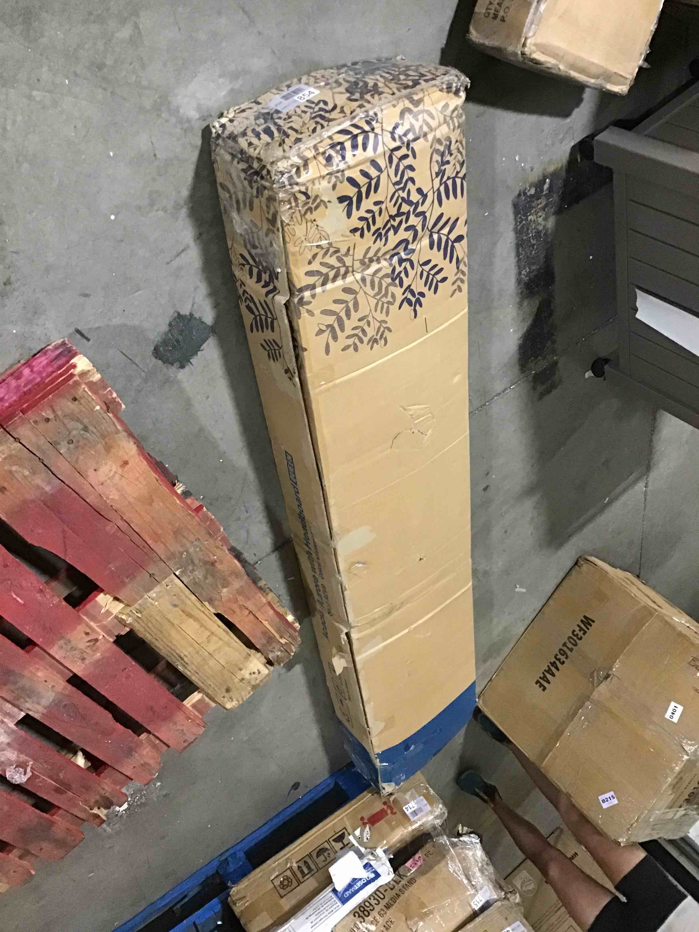 https://s3.amazonaws.com/lotting-images-prod/bidfta/BLU5187812_1691773800432.jpeg
