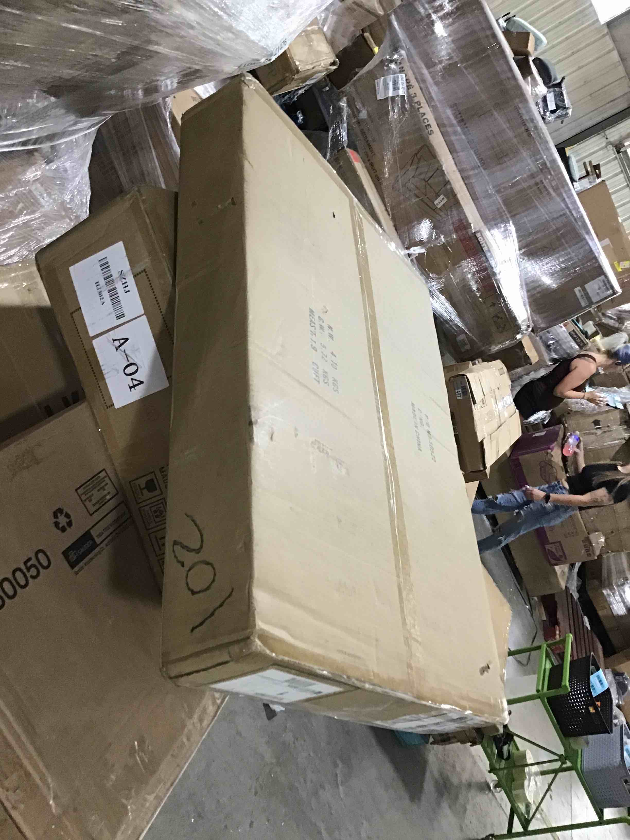 https://s3.amazonaws.com/lotting-images-prod/bidfta/BLU5188041_1692379121794.jpeg