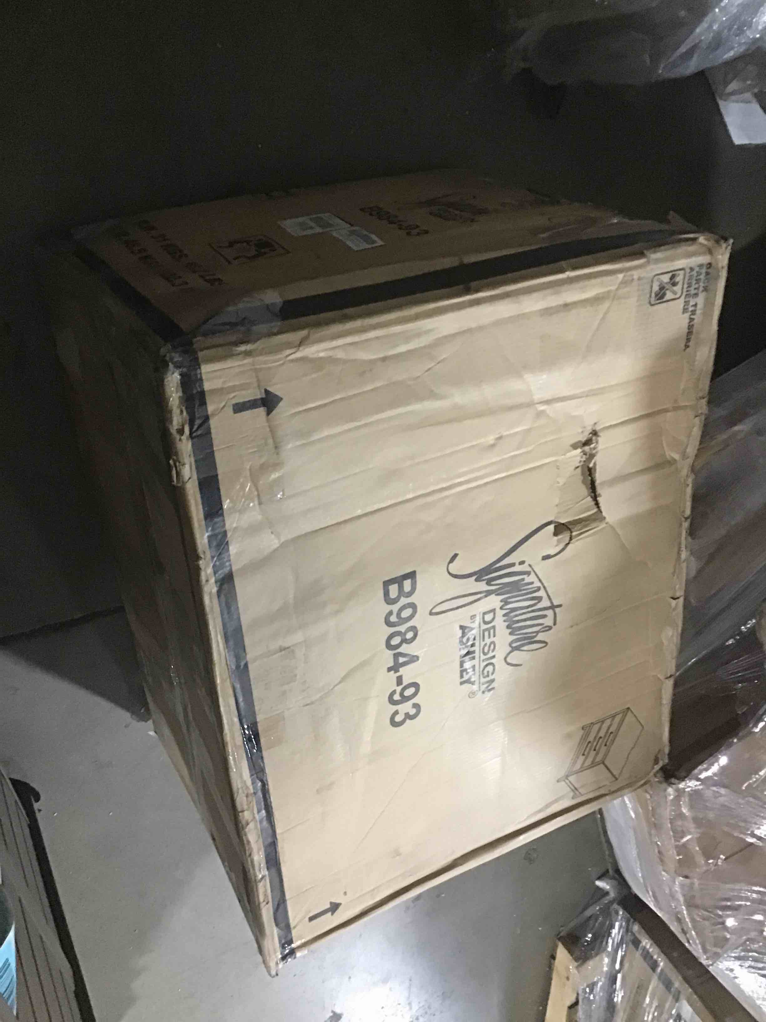 https://s3.amazonaws.com/lotting-images-prod/bidfta/BLU5188603_1693503357339.jpeg