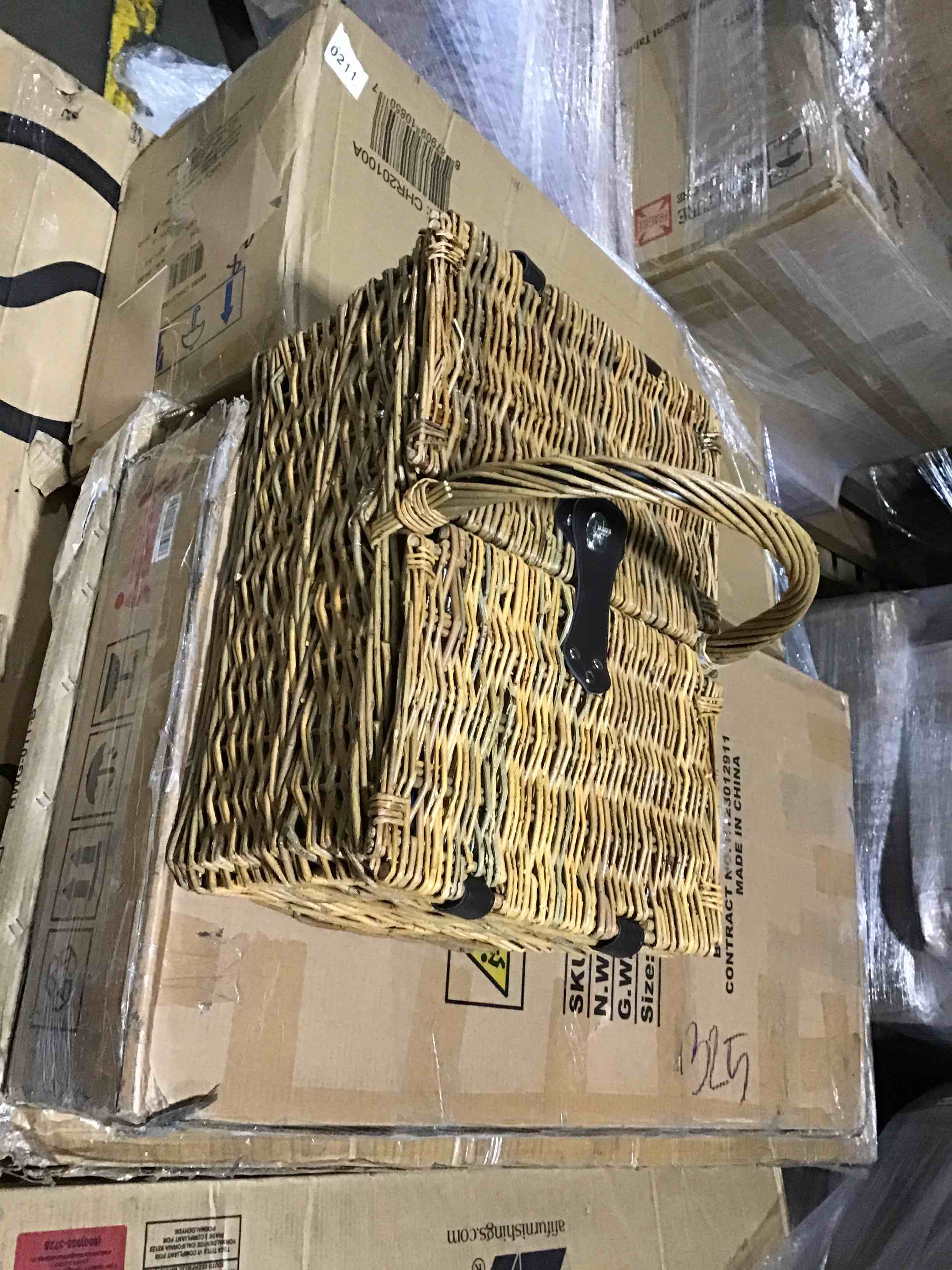 https://s3.amazonaws.com/lotting-images-prod/bidfta/BLU5188787_1694005941997.jpeg