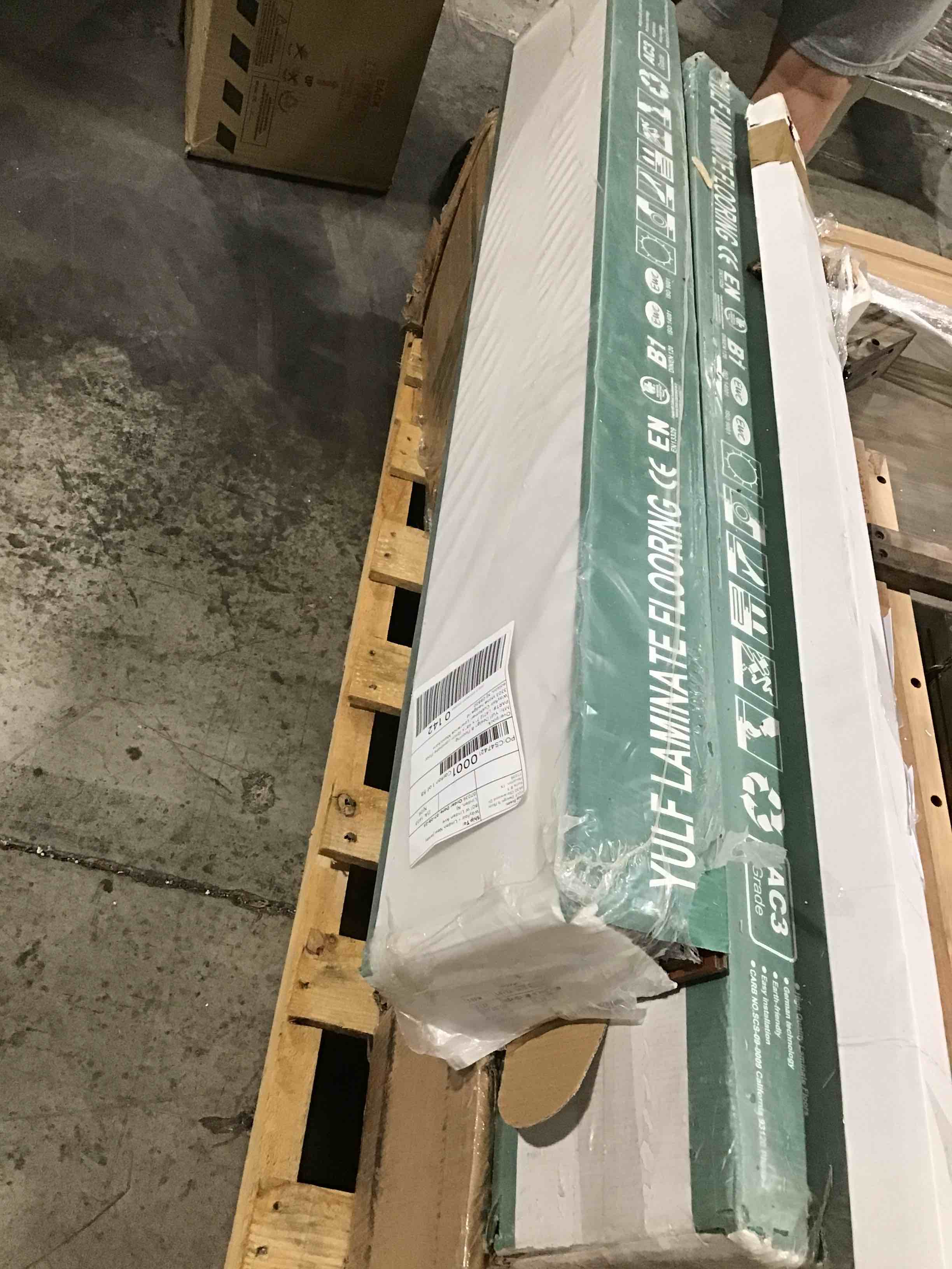 https://s3.amazonaws.com/lotting-images-prod/bidfta/BLU5188952_1691675568564.jpeg
